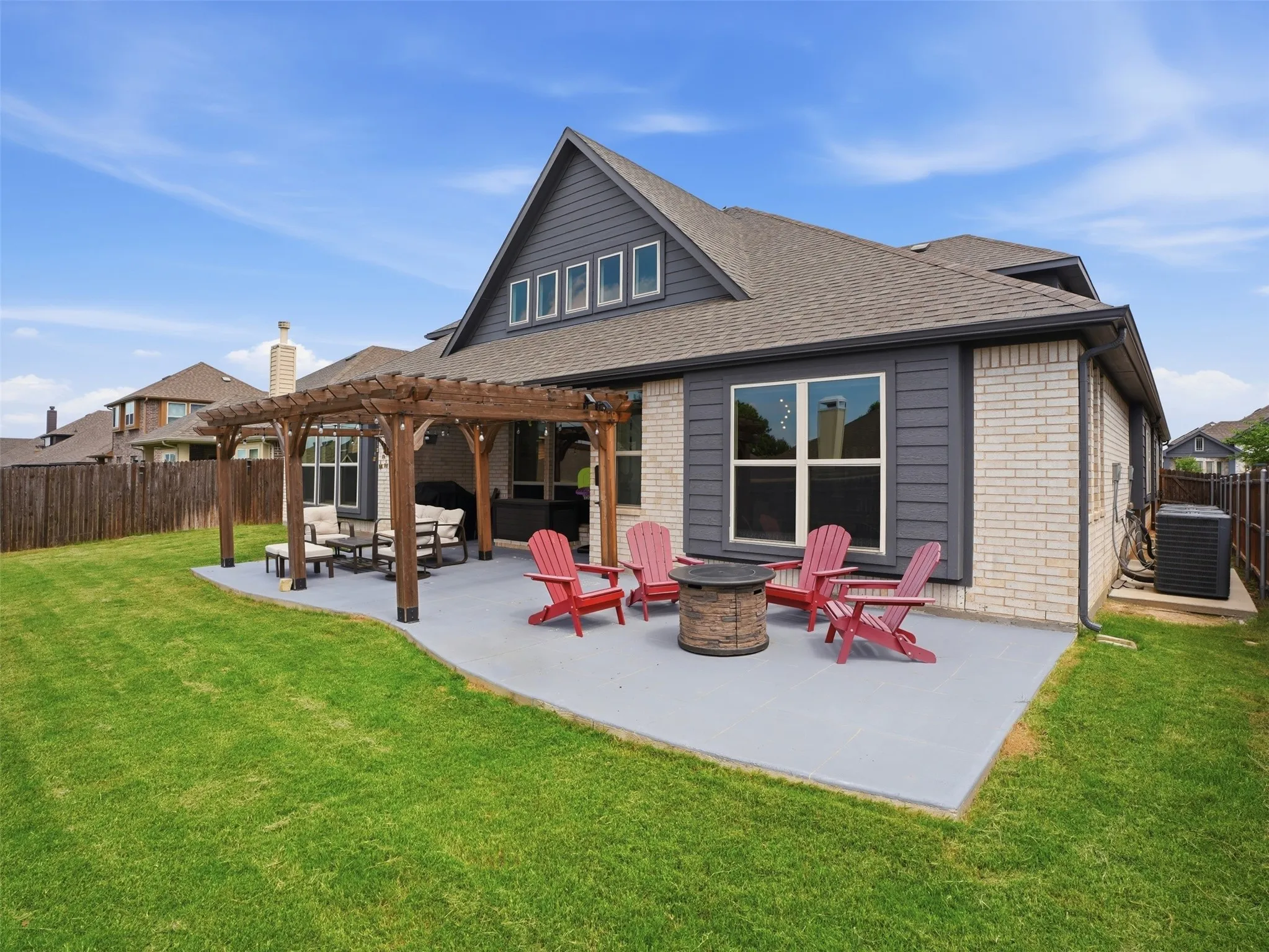 Single Family Residence For Sale in Tarrant County , 521 Ridgewater Trail, Fort Worth, Texas 76131, 6 Bedroom, 4 Bathroom, 3 Garage spaces, 3,930 Sqft, built in 2022, mls#21327180, Real Estate Agent in Fort Worth, Homes For Sale in Tarrant county, Homes For Sale in Fort Worth, Realtor in Fort Worth Texas, Real Estate Brokerage Independent Realty Texas, Luminita Cordes Realtor