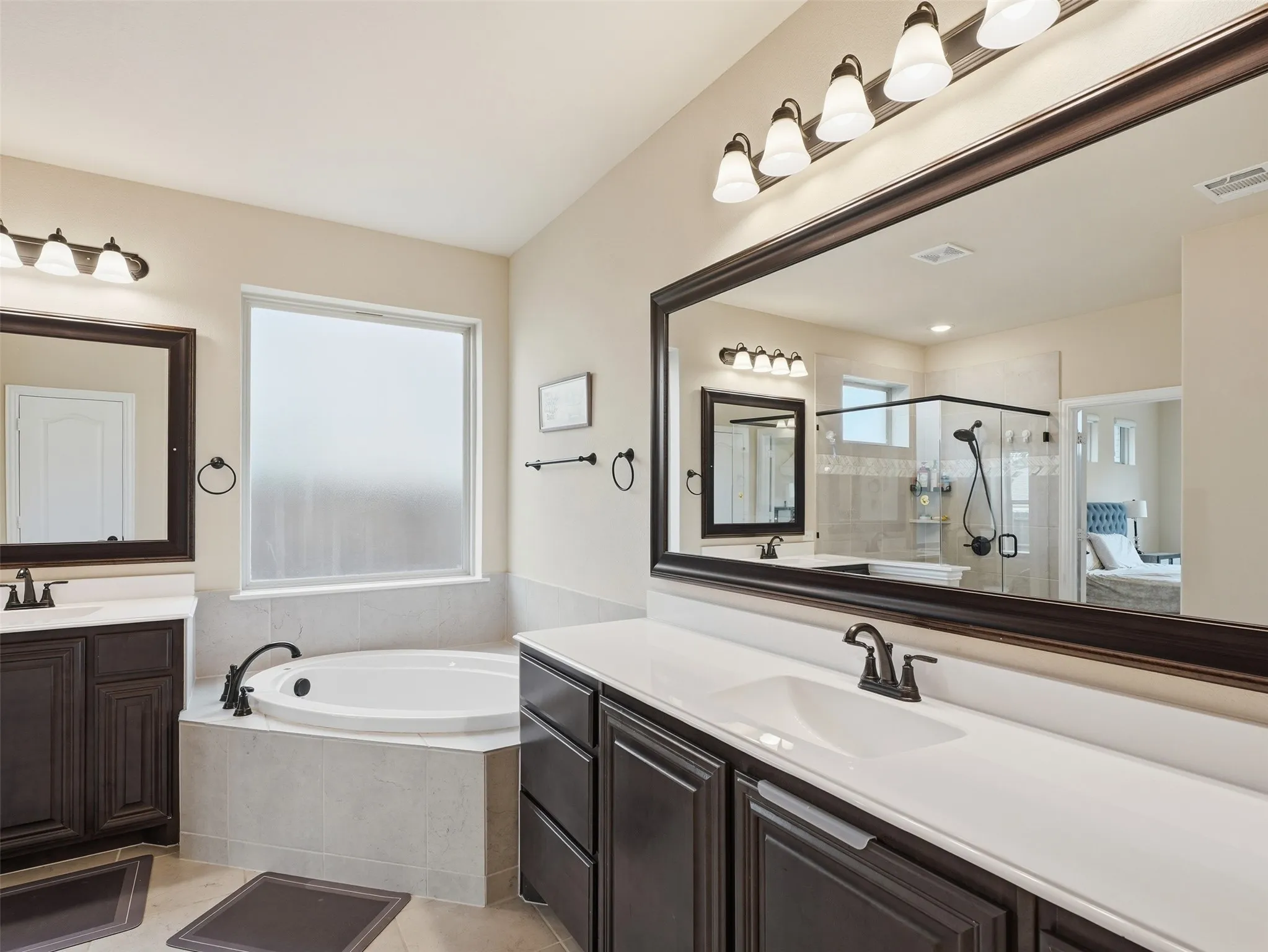 Single Family Residence For Sale in Tarrant County , 521 Ridgewater Trail, Fort Worth, Texas 76131, 6 Bedroom, 4 Bathroom, 3 Garage spaces, 3,930 Sqft, built in 2022, mls#21327180, Real Estate Agent in Fort Worth, Homes For Sale in Tarrant county, Homes For Sale in Fort Worth, Realtor in Fort Worth Texas, Real Estate Brokerage Independent Realty Texas, Luminita Cordes Realtor