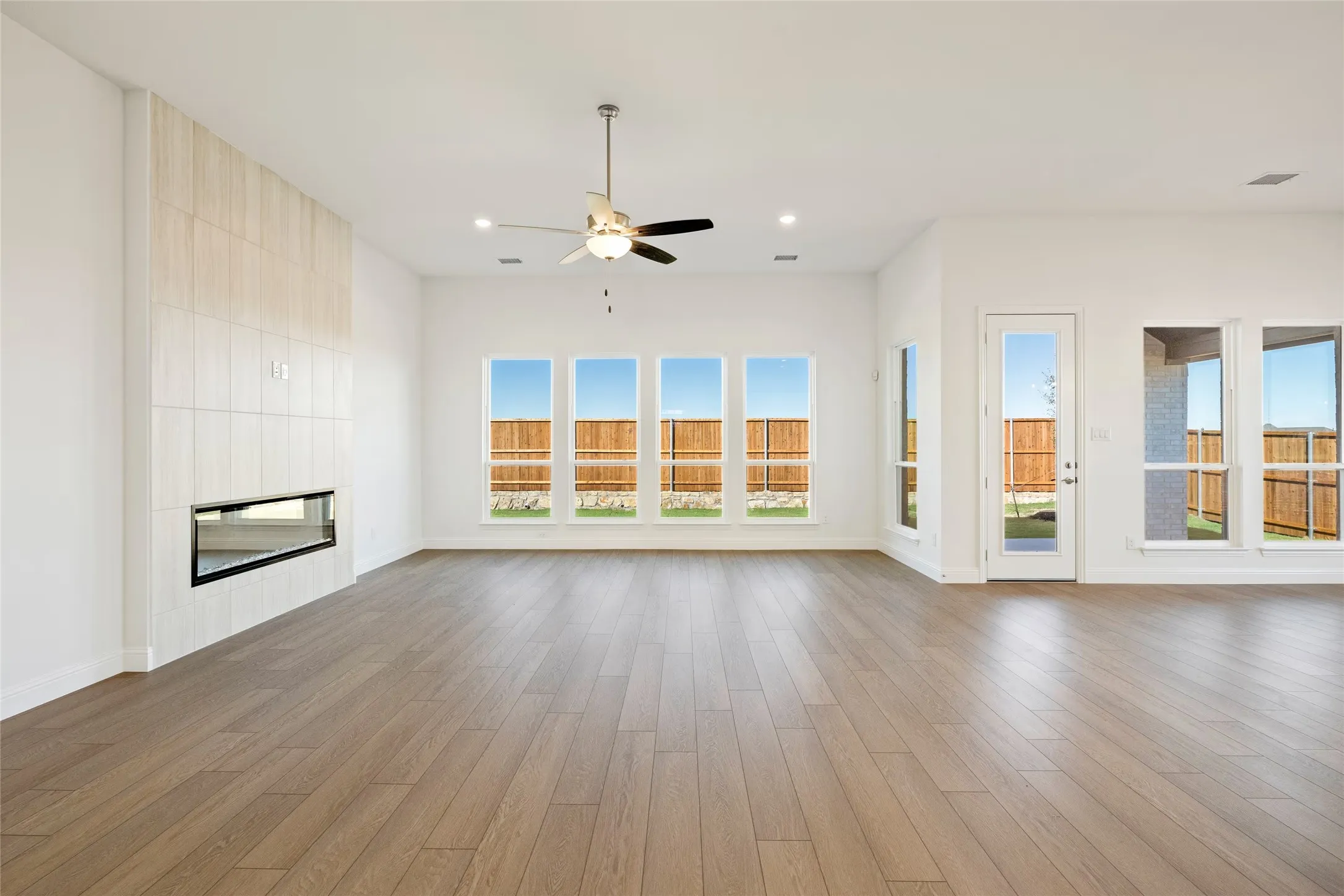 Single Family Residence For Sale in Ellis County , 193 Mountain Laurel Drive, Waxahachie, Texas 75165, 4 Bedrooms, 4 Bathrooms, 3 Garage spaces, 2,931 Sqft, built in 2026, Price $519,000, mls#21327192, Real Estate Agent in Waxahachie, Homes For Sale in Ellis county, Homes For Sale in Waxahachie, Realtor in Waxahachie Texas, Real Estate Brokerage Independent Realty Texas, Luminita Cordes Realtor
