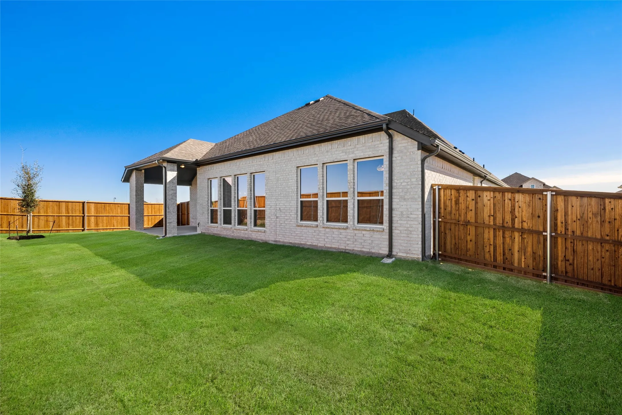 Single Family Residence For Sale in Ellis County , 193 Mountain Laurel Drive, Waxahachie, Texas 75165, 4 Bedrooms, 4 Bathrooms, 3 Garage spaces, 2,931 Sqft, built in 2026, Price $519,000, mls#21327192, Real Estate Agent in Waxahachie, Homes For Sale in Ellis county, Homes For Sale in Waxahachie, Realtor in Waxahachie Texas, Real Estate Brokerage Independent Realty Texas, Luminita Cordes Realtor