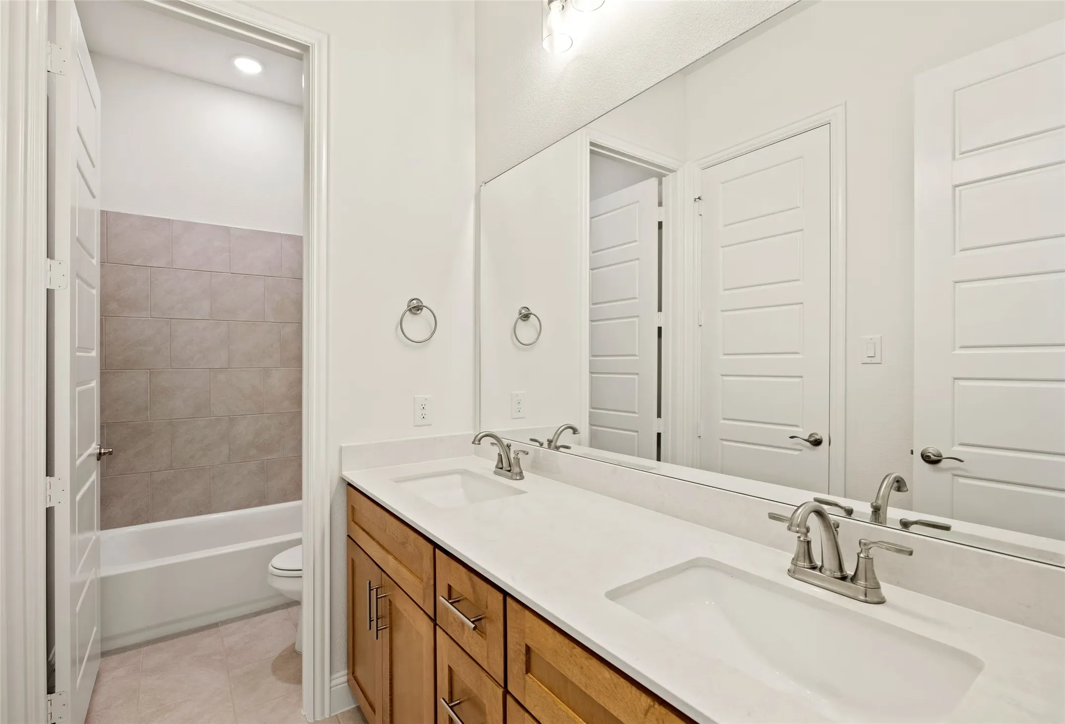 Single Family Residence For Sale in Ellis County , 193 Mountain Laurel Drive, Waxahachie, Texas 75165, 4 Bedrooms, 4 Bathrooms, 3 Garage spaces, 2,931 Sqft, built in 2026, Price $519,000, mls#21327192, Real Estate Agent in Waxahachie, Homes For Sale in Ellis county, Homes For Sale in Waxahachie, Realtor in Waxahachie Texas, Real Estate Brokerage Independent Realty Texas, Luminita Cordes Realtor