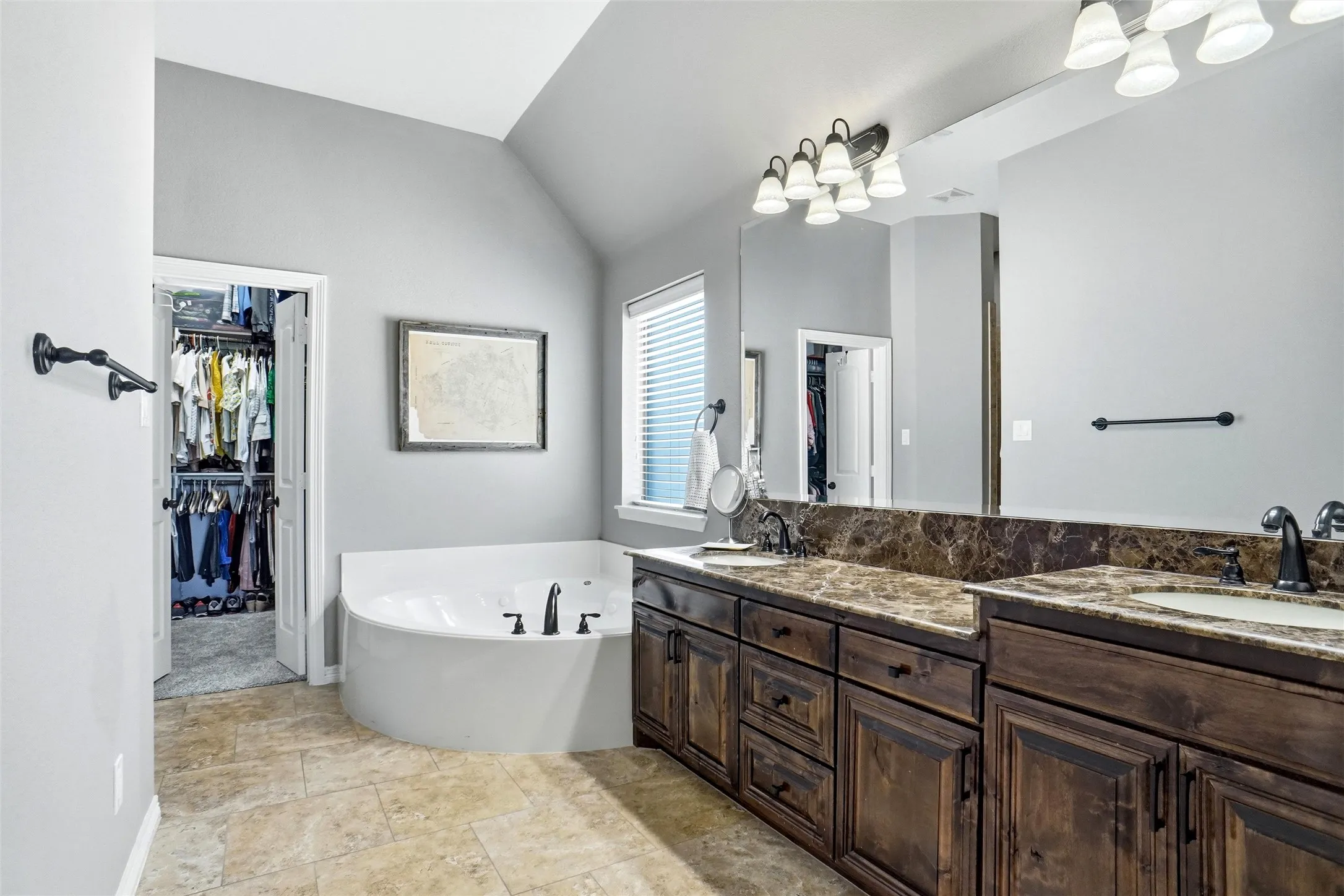 Single Family Residence For Sale in Tarrant County , 14216 Lucille Drive, Newark, Texas 76071, 4 Bedroom, 3 Bathroom, 3 Garage spaces, 2,785 Sqft, built in 2011, mls#21327189, Real Estate Agent in Newark, Homes For Sale in Tarrant county, Homes For Sale in Newark, Realtor in Newark Texas, Real Estate Brokerage Independent Realty Texas, Luminita Cordes Realtor