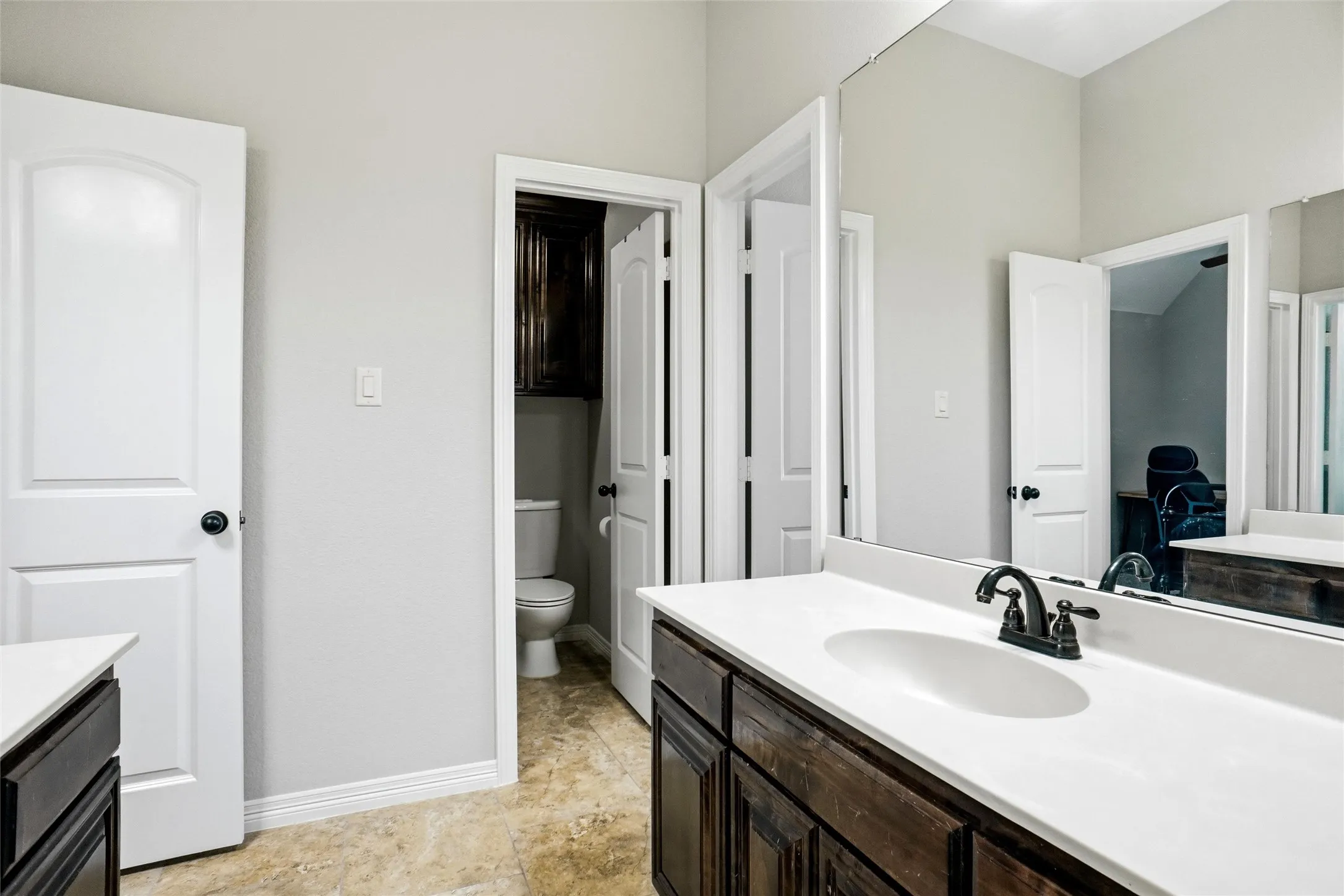 Single Family Residence For Sale in Tarrant County , 14216 Lucille Drive, Newark, Texas 76071, 4 Bedroom, 3 Bathroom, 3 Garage spaces, 2,785 Sqft, built in 2011, mls#21327189, Real Estate Agent in Newark, Homes For Sale in Tarrant county, Homes For Sale in Newark, Realtor in Newark Texas, Real Estate Brokerage Independent Realty Texas, Luminita Cordes Realtor