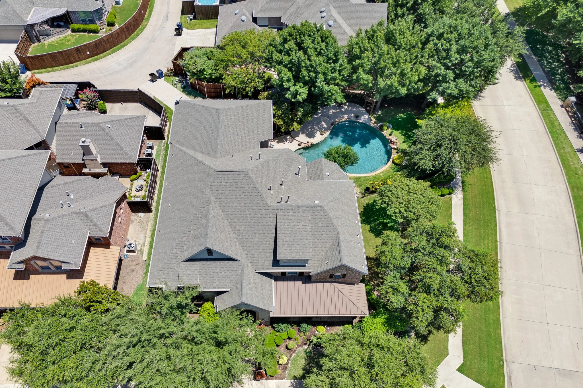 Single Family Residence For Sale in Collin County , 8572 Rochdale Court, Frisco, Texas 75035, 4 Bedroom, 4 Bathroom, 2 Garage spaces, 5,073 Sqft, built in 2006, mls#21327109, Real Estate Agent in Frisco, Homes For Sale in Collin county, Homes For Sale in Frisco, Realtor in Frisco Texas, Real Estate Brokerage Independent Realty Texas, Luminita Cordes Realtor