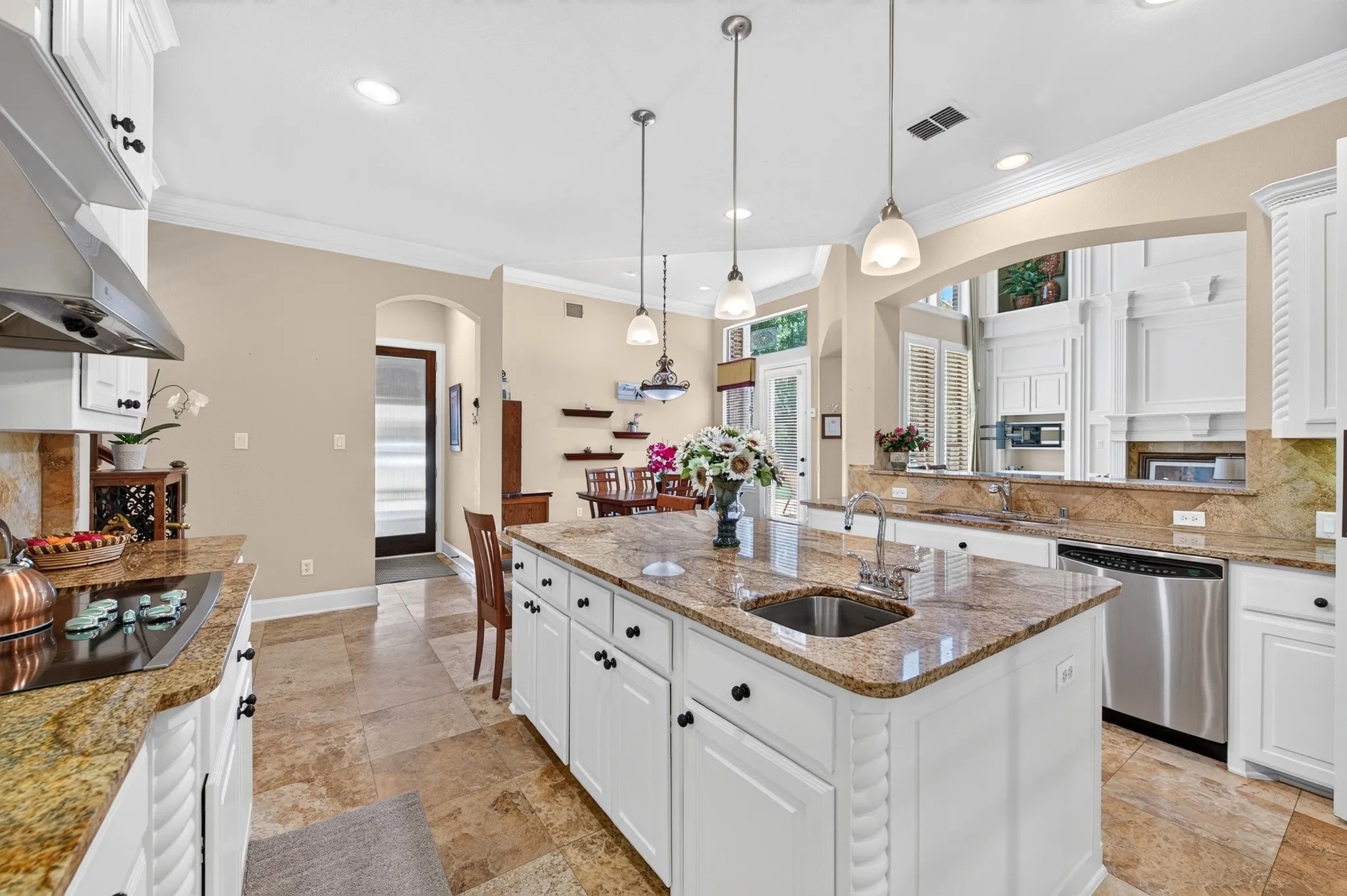 Single Family Residence For Sale in Collin County , 8572 Rochdale Court, Frisco, Texas 75035, 4 Bedroom, 4 Bathroom, 2 Garage spaces, 5,073 Sqft, built in 2006, mls#21327109, Real Estate Agent in Frisco, Homes For Sale in Collin county, Homes For Sale in Frisco, Realtor in Frisco Texas, Real Estate Brokerage Independent Realty Texas, Luminita Cordes Realtor
