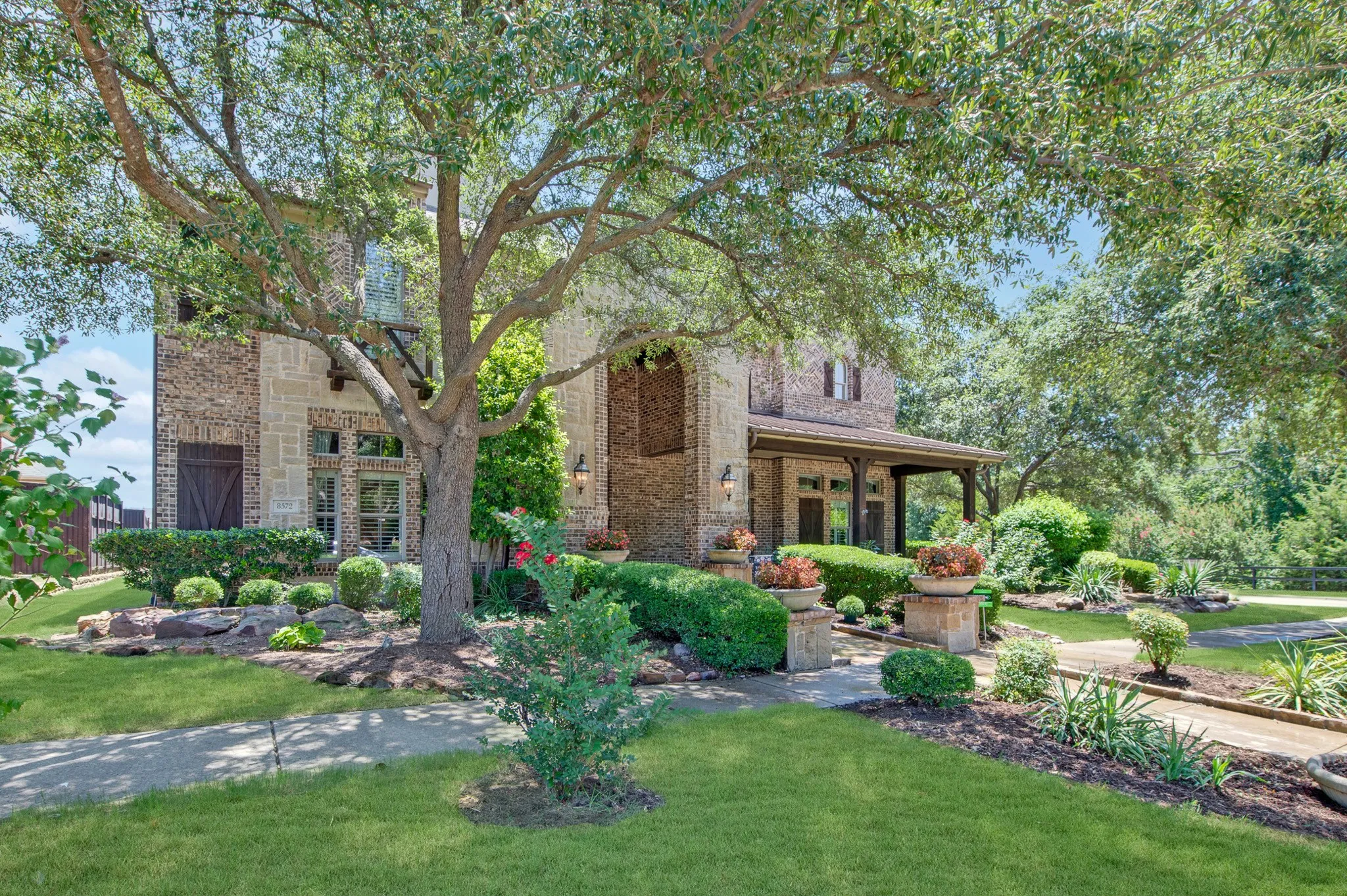 Single Family Residence For Sale in Collin County , 8572 Rochdale Court, Frisco, Texas 75035, 4 Bedroom, 4 Bathroom, 2 Garage spaces, 5,073 Sqft, built in 2006, mls#21327109, Real Estate Agent in Frisco, Homes For Sale in Collin county, Homes For Sale in Frisco, Realtor in Frisco Texas, Real Estate Brokerage Independent Realty Texas, Luminita Cordes Realtor