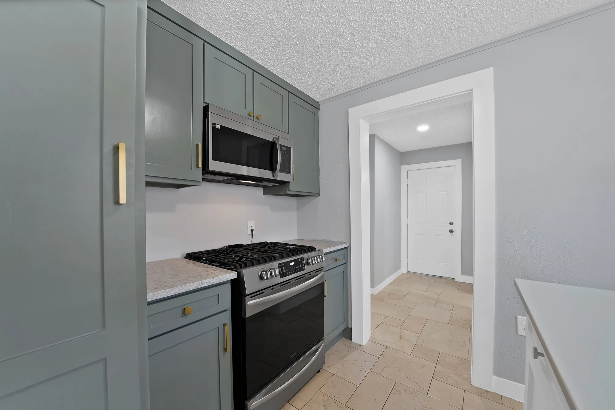 Single Family Residence For Sale in Tarrant County , 2724 E 12th Street, Fort Worth, Texas 76111, 3 Bedroom, 2 Bathroom, 1 Garage spaces, 1,092 Sqft, built in 1927, mls#21327047, Real Estate Agent in Fort Worth, Homes For Sale in Tarrant county, Homes For Sale in Fort Worth, Realtor in Fort Worth Texas, Real Estate Brokerage Independent Realty Texas, Luminita Cordes Realtor