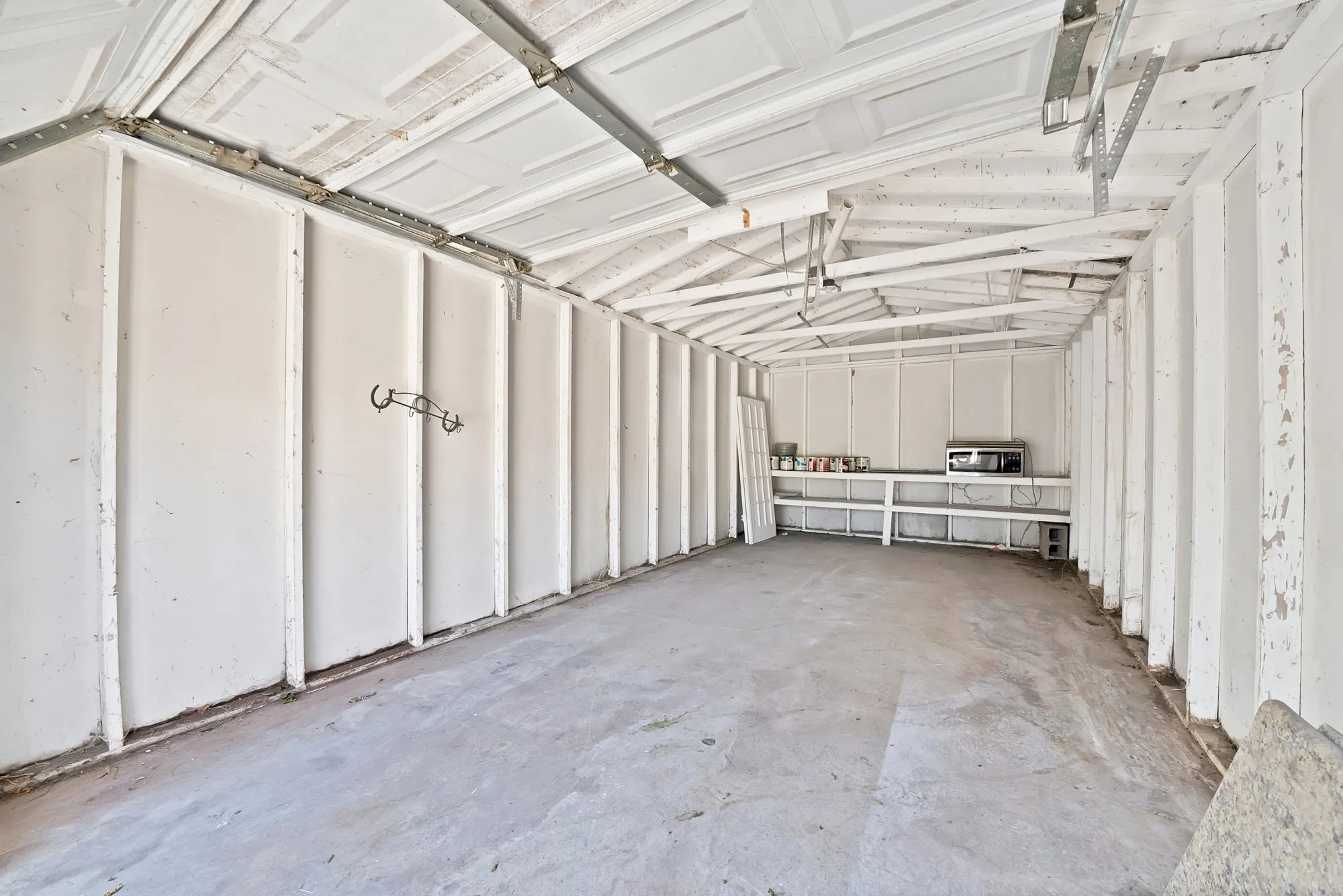 Single Family Residence For Sale in Tarrant County , 2724 E 12th Street, Fort Worth, Texas 76111, 3 Bedroom, 2 Bathroom, 1 Garage spaces, 1,092 Sqft, built in 1927, mls#21327047, Real Estate Agent in Fort Worth, Homes For Sale in Tarrant county, Homes For Sale in Fort Worth, Realtor in Fort Worth Texas, Real Estate Brokerage Independent Realty Texas, Luminita Cordes Realtor
