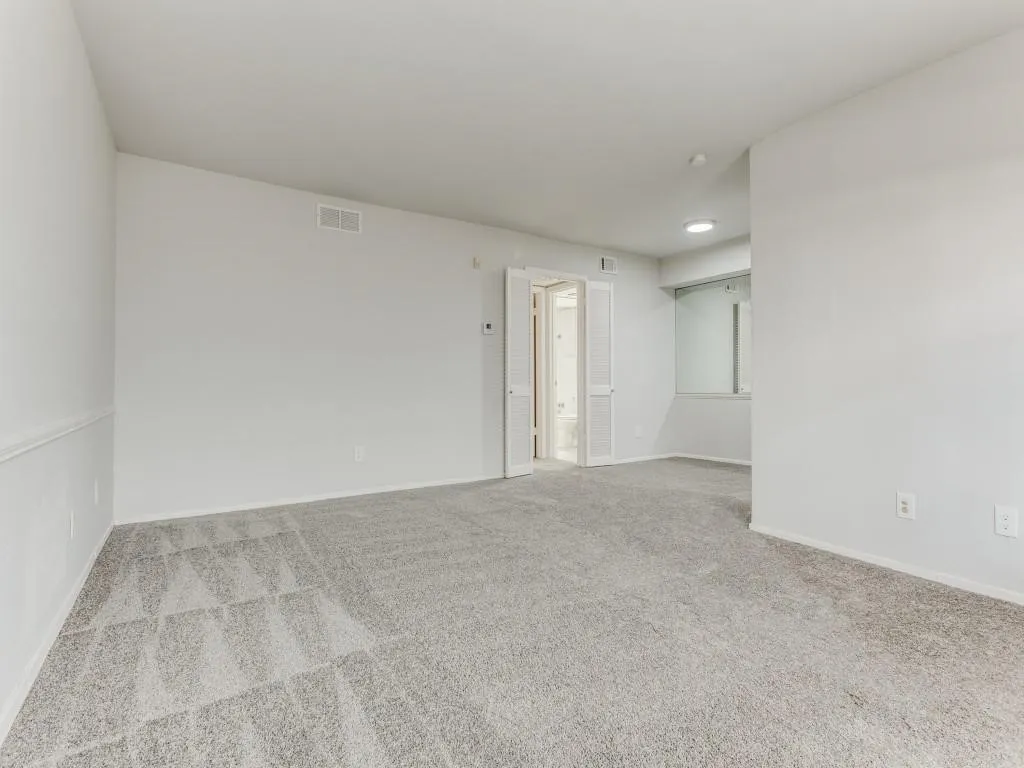 Condominium For Sale in Dallas County , 12888 Montfort Drive 155, Dallas, Texas 75230, 1 Bedroom, 1 Bathroom, Garage spaces, 672 Sqft, built in 1968, mls#21327226, Real Estate Agent in Dallas, Homes For Sale in Dallas county, Homes For Sale in Dallas, Realtor in Dallas Texas, Real Estate Brokerage Independent Realty Texas, Luminita Cordes Realtor