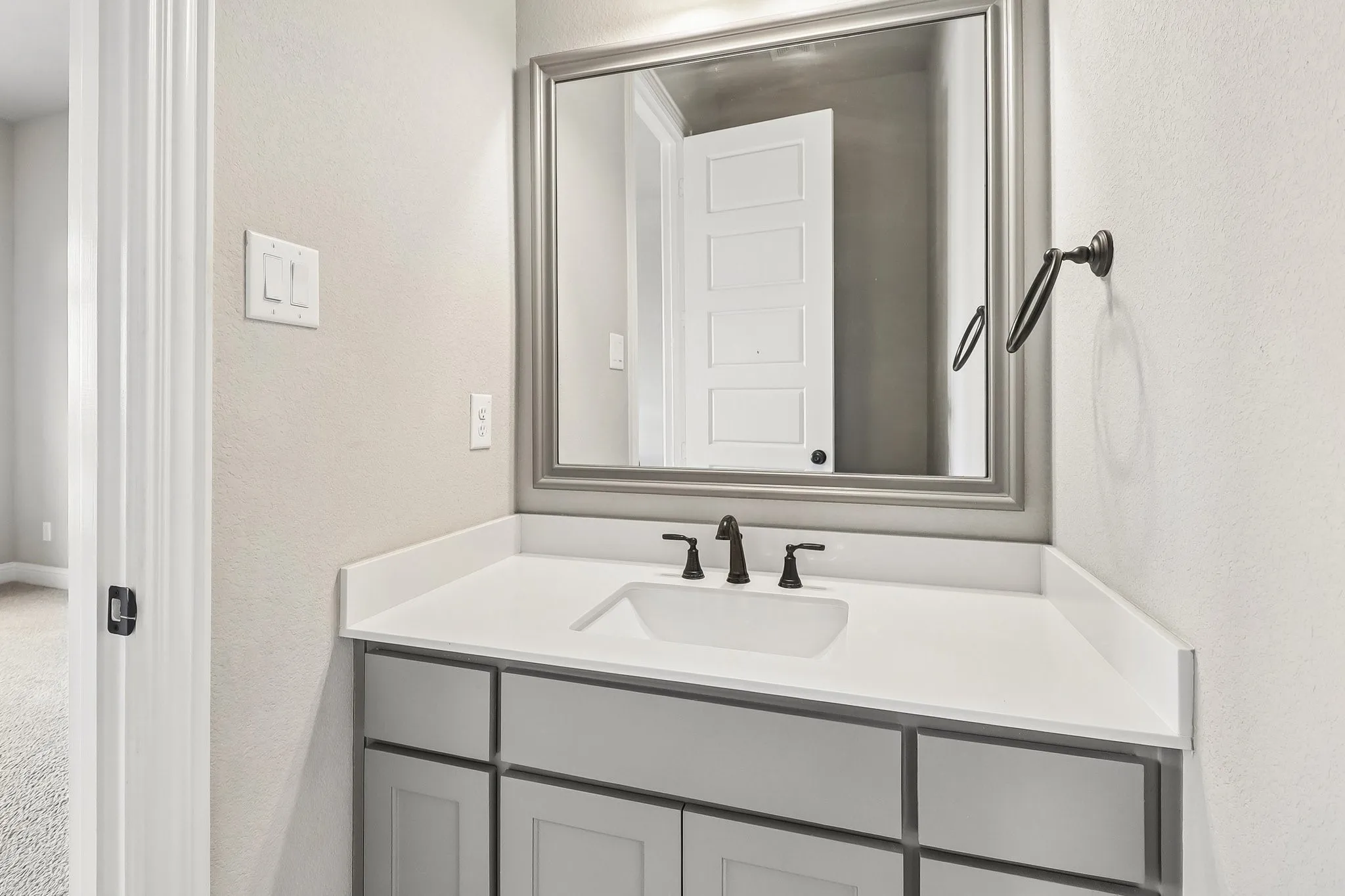 Single Family Residence For Sale in Ellis County , 1210 Bosque Lane, Midlothian, Texas 76065, 4 Bedroom, 3 Bathroom, 3 Garage spaces, 3,058 Sqft, built in 2020, mls#21327179, Real Estate Agent in Midlothian, Homes For Sale in Ellis county, Homes For Sale in Midlothian, Realtor in Midlothian Texas, Real Estate Brokerage Independent Realty Texas, Luminita Cordes Realtor
