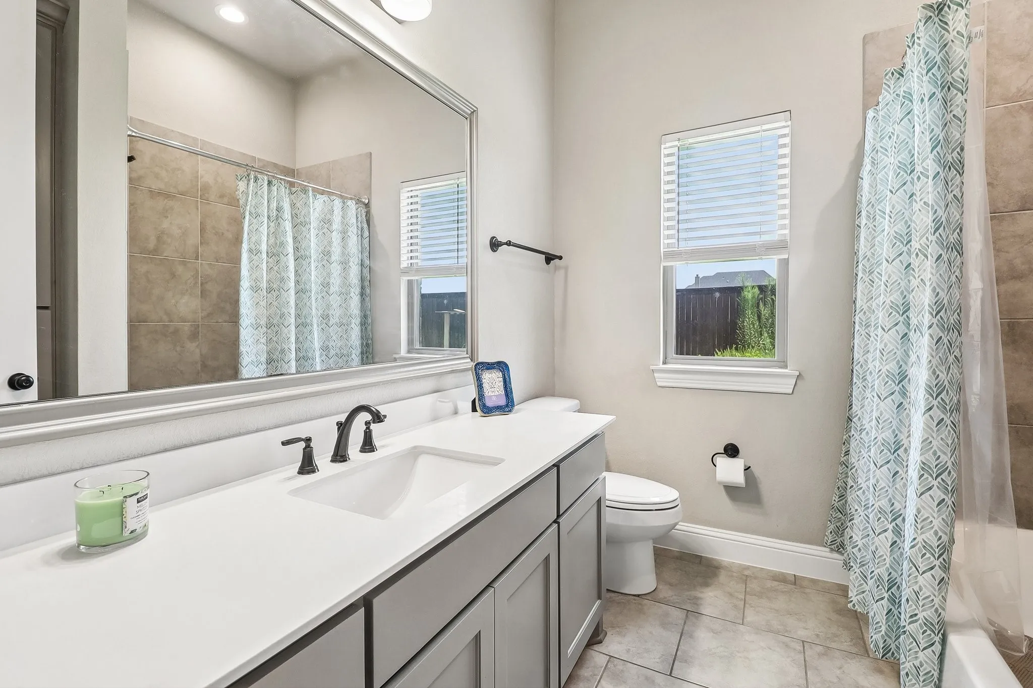 Single Family Residence For Sale in Ellis County , 1210 Bosque Lane, Midlothian, Texas 76065, 4 Bedroom, 3 Bathroom, 3 Garage spaces, 3,058 Sqft, built in 2020, mls#21327179, Real Estate Agent in Midlothian, Homes For Sale in Ellis county, Homes For Sale in Midlothian, Realtor in Midlothian Texas, Real Estate Brokerage Independent Realty Texas, Luminita Cordes Realtor