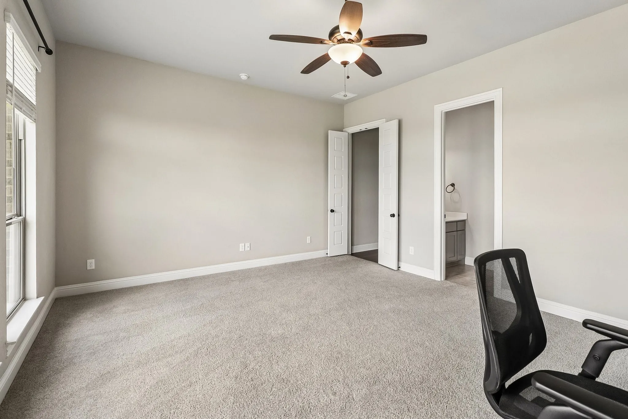 Single Family Residence For Sale in Ellis County , 1210 Bosque Lane, Midlothian, Texas 76065, 4 Bedroom, 3 Bathroom, 3 Garage spaces, 3,058 Sqft, built in 2020, mls#21327179, Real Estate Agent in Midlothian, Homes For Sale in Ellis county, Homes For Sale in Midlothian, Realtor in Midlothian Texas, Real Estate Brokerage Independent Realty Texas, Luminita Cordes Realtor