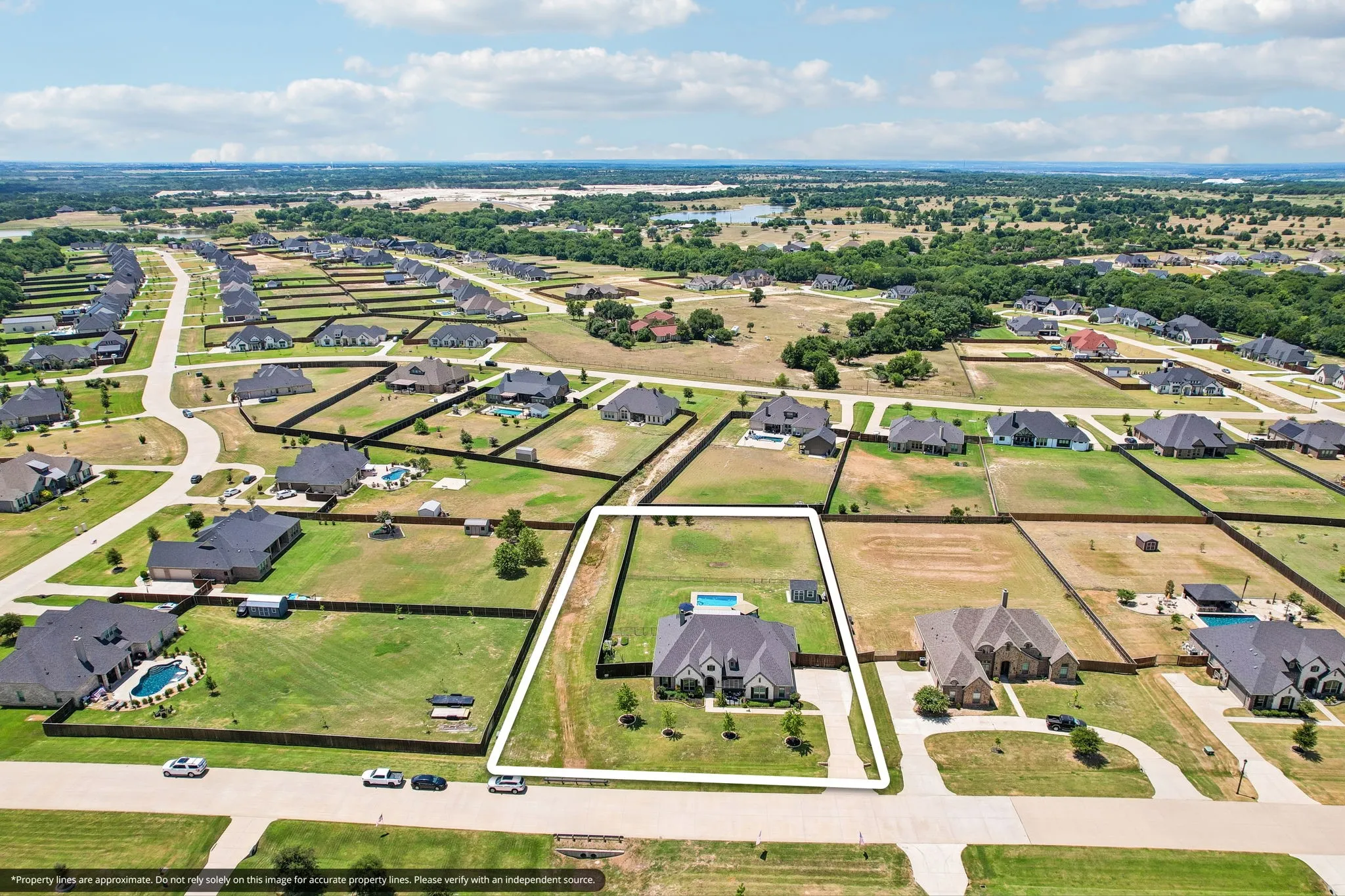 Single Family Residence For Sale in Ellis County , 1210 Bosque Lane, Midlothian, Texas 76065, 4 Bedroom, 3 Bathroom, 3 Garage spaces, 3,058 Sqft, built in 2020, mls#21327179, Real Estate Agent in Midlothian, Homes For Sale in Ellis county, Homes For Sale in Midlothian, Realtor in Midlothian Texas, Real Estate Brokerage Independent Realty Texas, Luminita Cordes Realtor