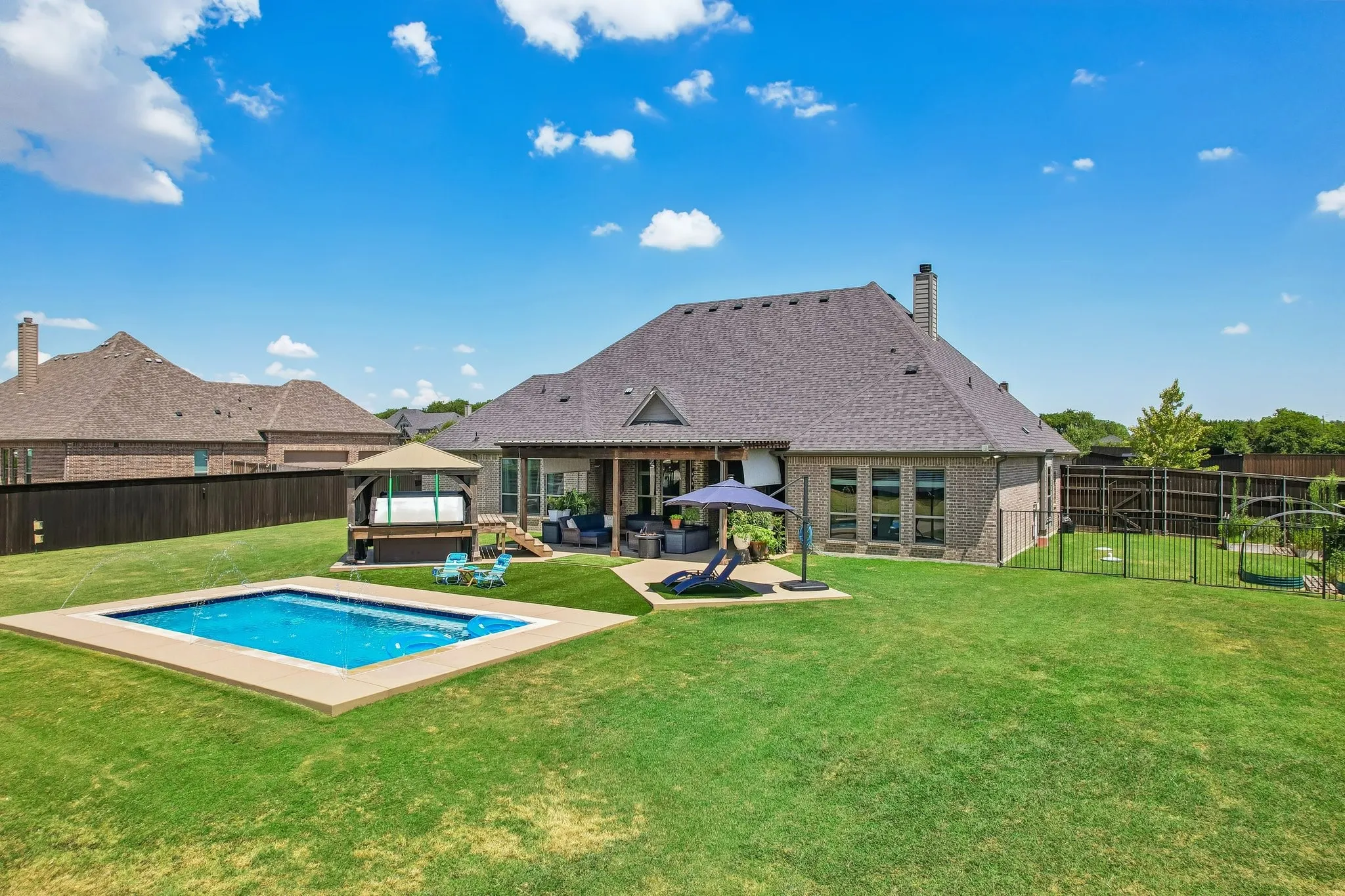 Single Family Residence For Sale in Ellis County , 1210 Bosque Lane, Midlothian, Texas 76065, 4 Bedroom, 3 Bathroom, 3 Garage spaces, 3,058 Sqft, built in 2020, mls#21327179, Real Estate Agent in Midlothian, Homes For Sale in Ellis county, Homes For Sale in Midlothian, Realtor in Midlothian Texas, Real Estate Brokerage Independent Realty Texas, Luminita Cordes Realtor