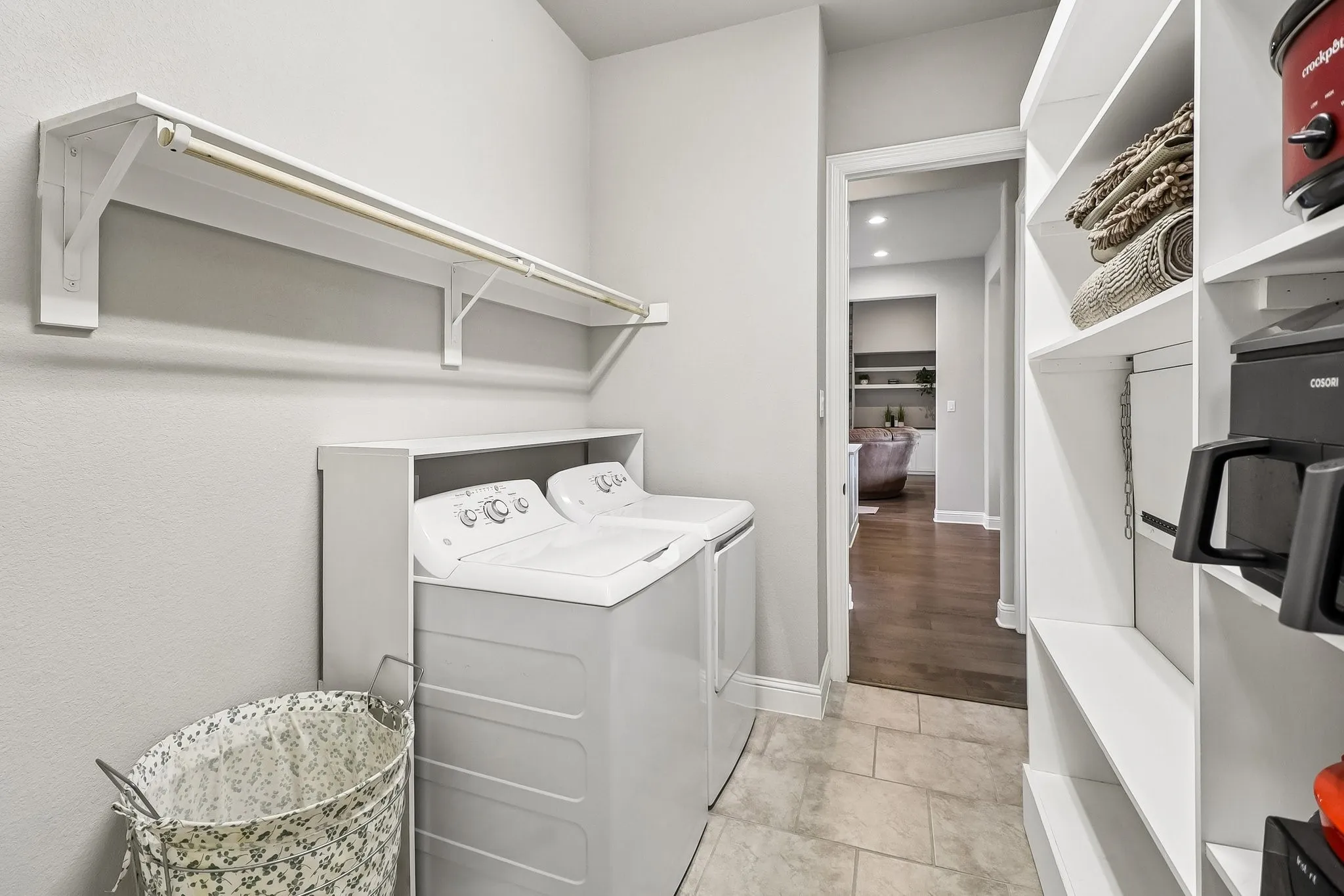 Single Family Residence For Sale in Ellis County , 1210 Bosque Lane, Midlothian, Texas 76065, 4 Bedroom, 3 Bathroom, 3 Garage spaces, 3,058 Sqft, built in 2020, mls#21327179, Real Estate Agent in Midlothian, Homes For Sale in Ellis county, Homes For Sale in Midlothian, Realtor in Midlothian Texas, Real Estate Brokerage Independent Realty Texas, Luminita Cordes Realtor