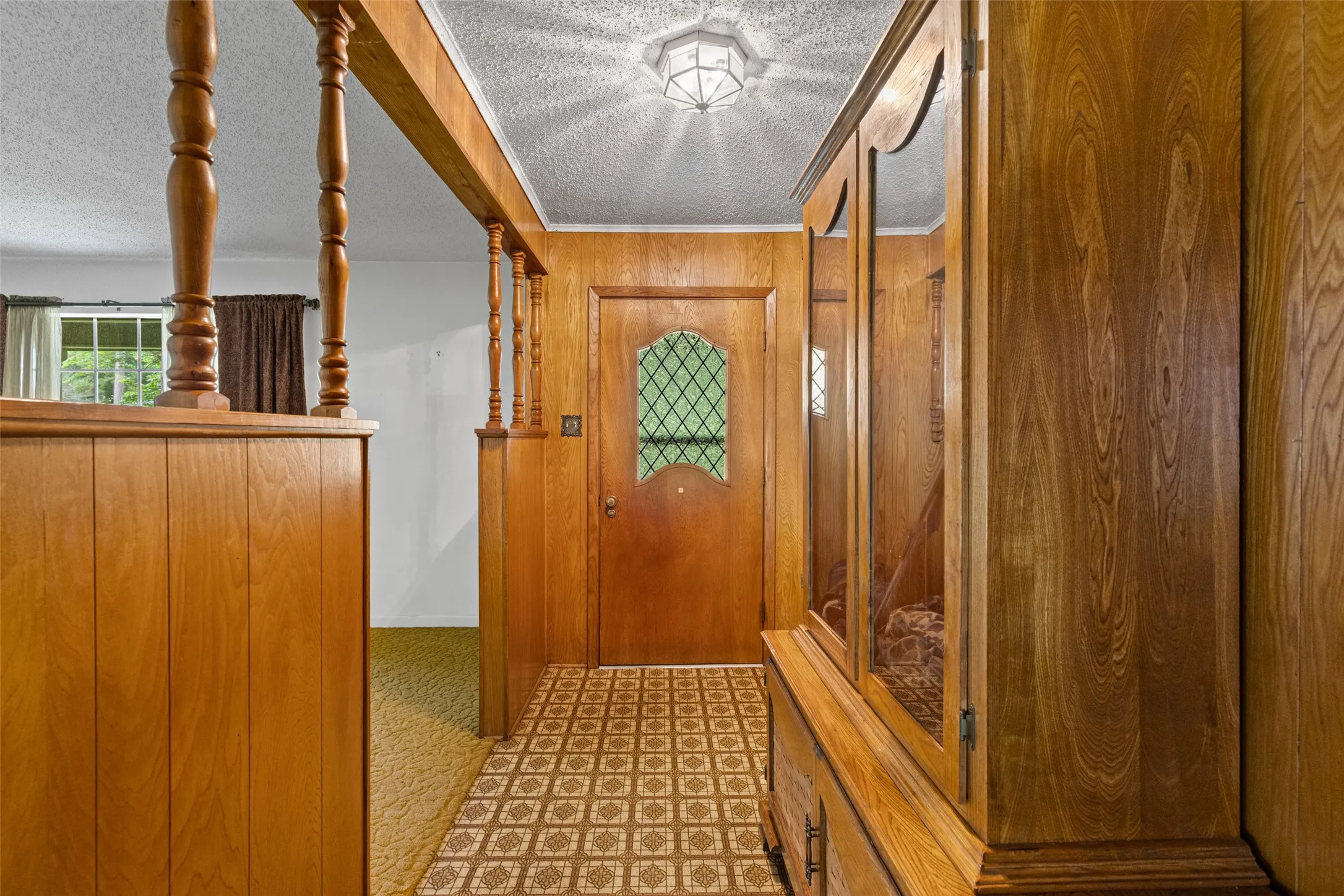 Single Family Residence For Sale in Morris County , 104 N Timberlane, Lone Star, Texas 75668, 4 Bedroom, 2 Bathroom, 2 Garage spaces, 2,233 Sqft, built in 1966, mls#21316273, Real Estate Agent in Lone Star, Homes For Sale in Morris county, Homes For Sale in Lone Star, Realtor in Lone Star Texas, Real Estate Brokerage Independent Realty Texas, Luminita Cordes Realtor