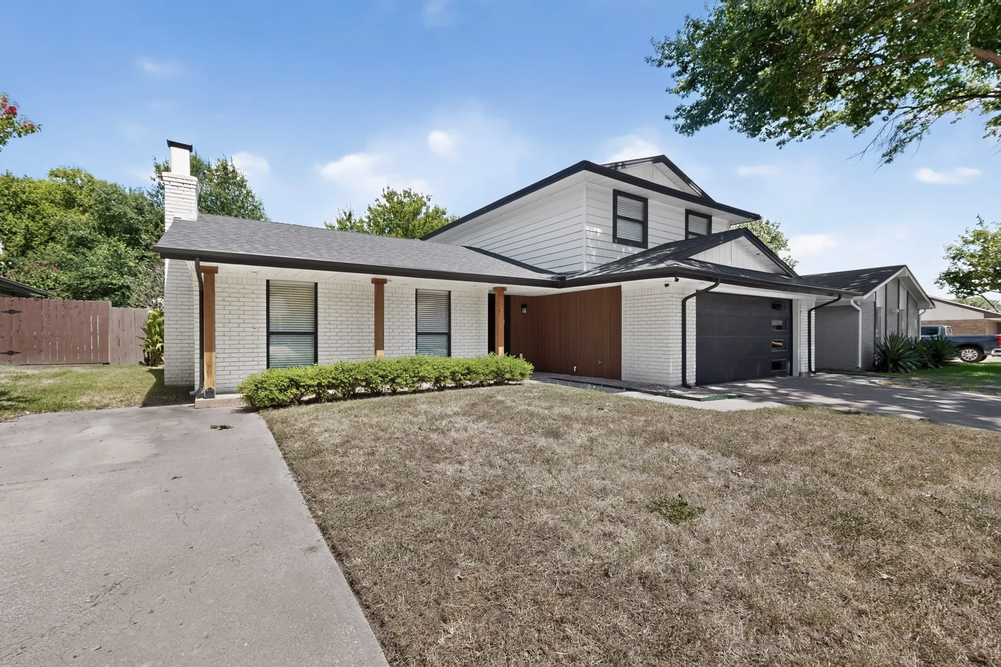 Single Family Residence For Rent in Tarrant County , 928 Columbus Court, Bedford, Texas 76022, 4 Bedroom, 3 Bathroom, 2 Garage spaces, 1,859 Sqft, built in 1974, mls#21327252, Real Estate Agent in Bedford, Homes For Rent in Tarrant county, Homes For Rent in Bedford, Realtor in Bedford Texas, Real Estate Brokerage Independent Realty Texas, Luminita Cordes Realtor