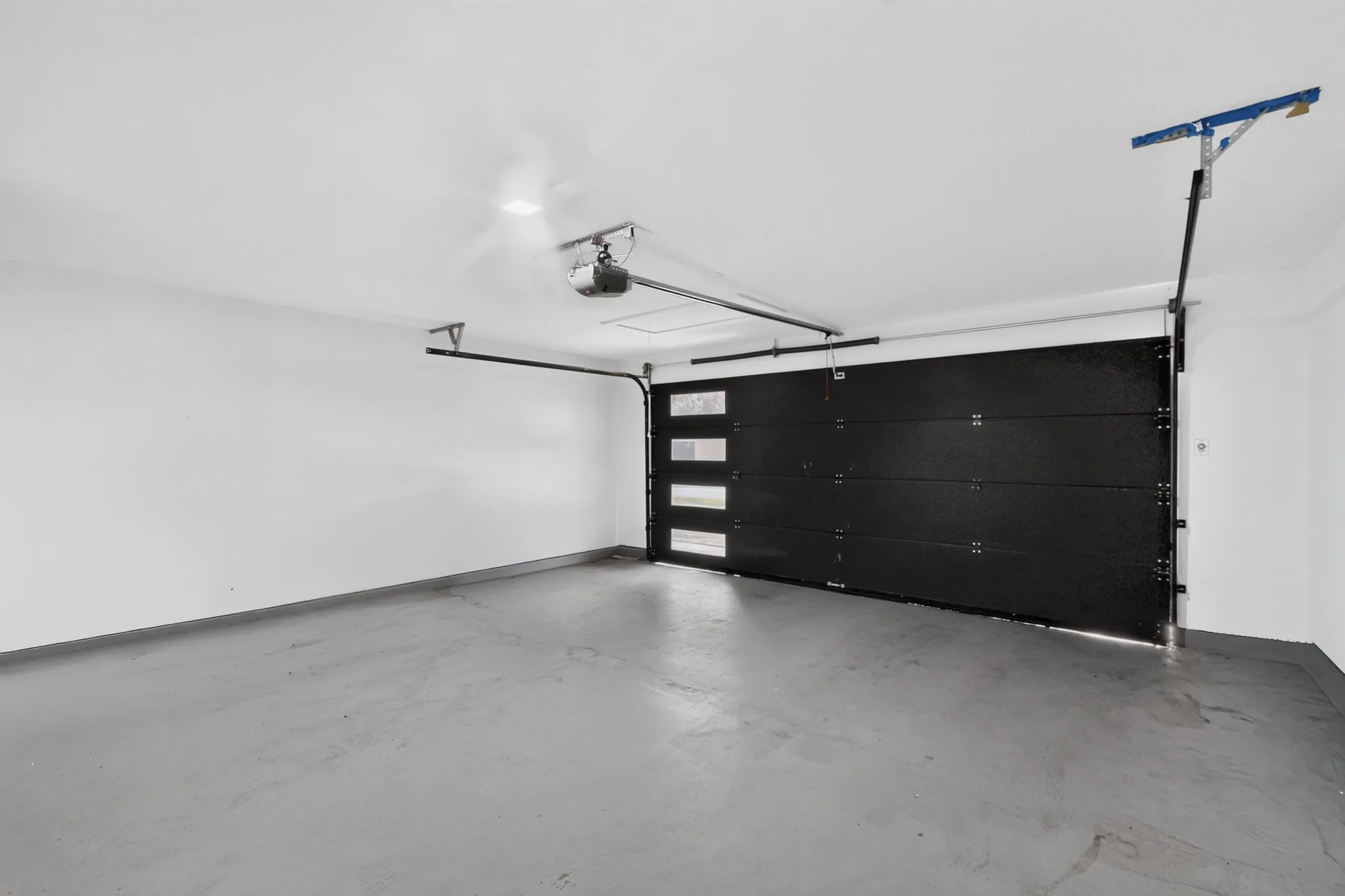 Single Family Residence For Rent in Tarrant County , 928 Columbus Court, Bedford, Texas 76022, 4 Bedroom, 3 Bathroom, 2 Garage spaces, 1,859 Sqft, built in 1974, mls#21327252, Real Estate Agent in Bedford, Homes For Rent in Tarrant county, Homes For Rent in Bedford, Realtor in Bedford Texas, Real Estate Brokerage Independent Realty Texas, Luminita Cordes Realtor