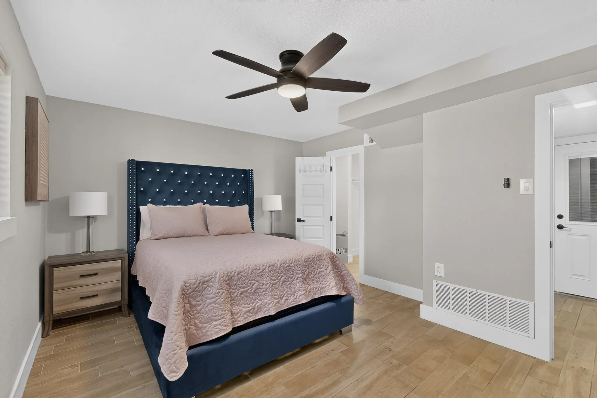 Single Family Residence For Rent in Tarrant County , 928 Columbus Court, Bedford, Texas 76022, 4 Bedroom, 3 Bathroom, 2 Garage spaces, 1,859 Sqft, built in 1974, mls#21327252, Real Estate Agent in Bedford, Homes For Rent in Tarrant county, Homes For Rent in Bedford, Realtor in Bedford Texas, Real Estate Brokerage Independent Realty Texas, Luminita Cordes Realtor