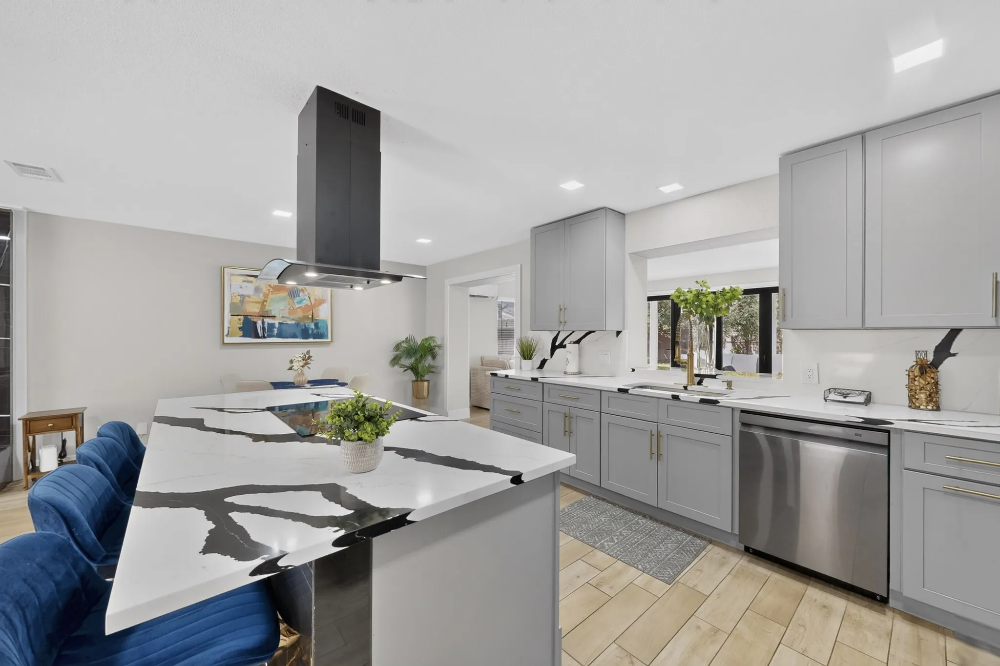 Single Family Residence For Rent in Tarrant County , 928 Columbus Court, Bedford, Texas 76022, 4 Bedroom, 3 Bathroom, 2 Garage spaces, 1,859 Sqft, built in 1974, mls#21327252, Real Estate Agent in Bedford, Homes For Rent in Tarrant county, Homes For Rent in Bedford, Realtor in Bedford Texas, Real Estate Brokerage Independent Realty Texas, Luminita Cordes Realtor