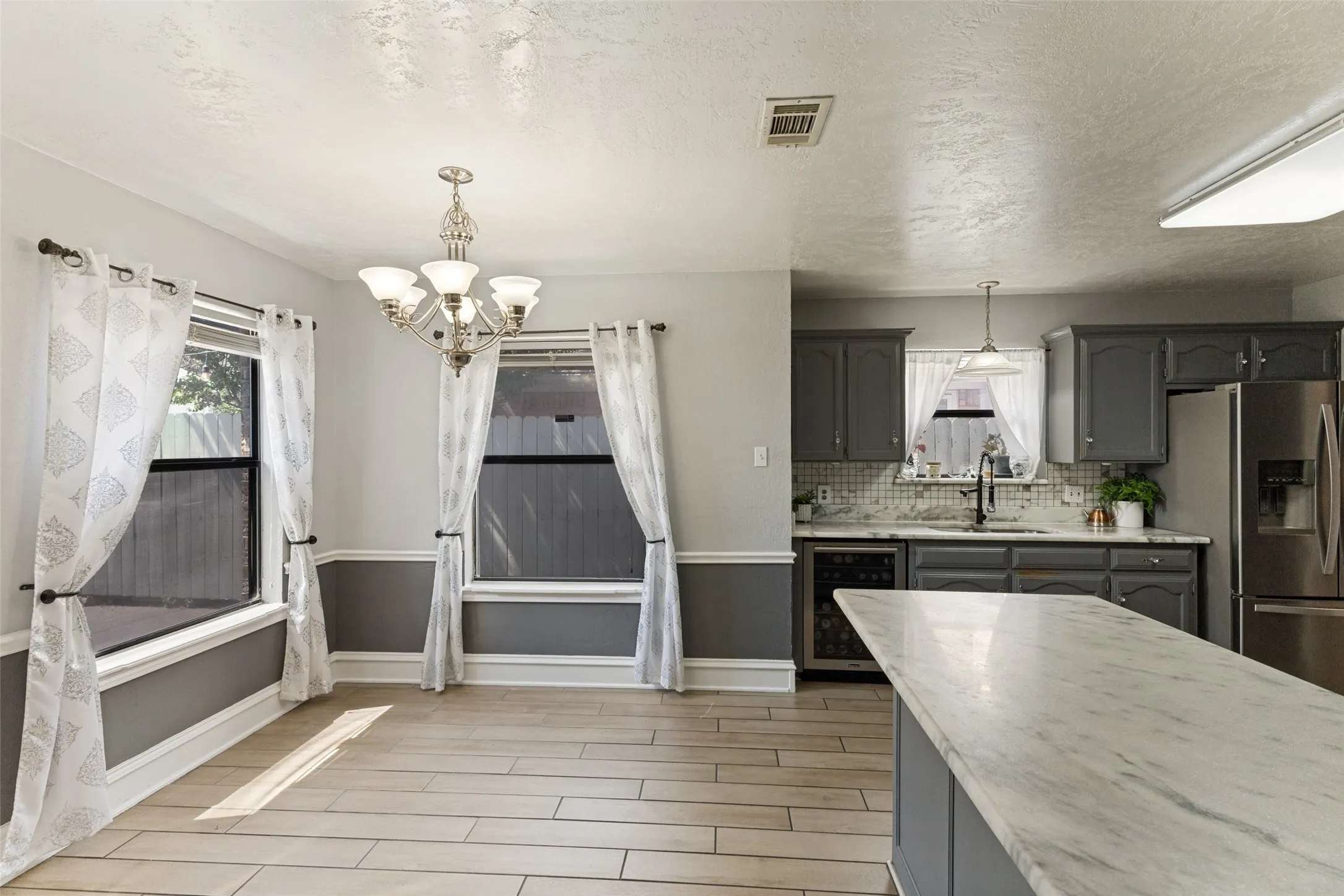 Single Family Residence For Sale in Tarrant County , 4833 Colonial Park Drive, Haltom City, Texas 76117, 3 Bedroom, 2 Bathroom, 2 Garage spaces, 1,275 Sqft, built in 1991, mls#21314147, Real Estate Agent in Haltom City, Homes For Sale in Tarrant county, Homes For Sale in Haltom City, Realtor in Haltom City Texas, Real Estate Brokerage Independent Realty Texas, Luminita Cordes Realtor
