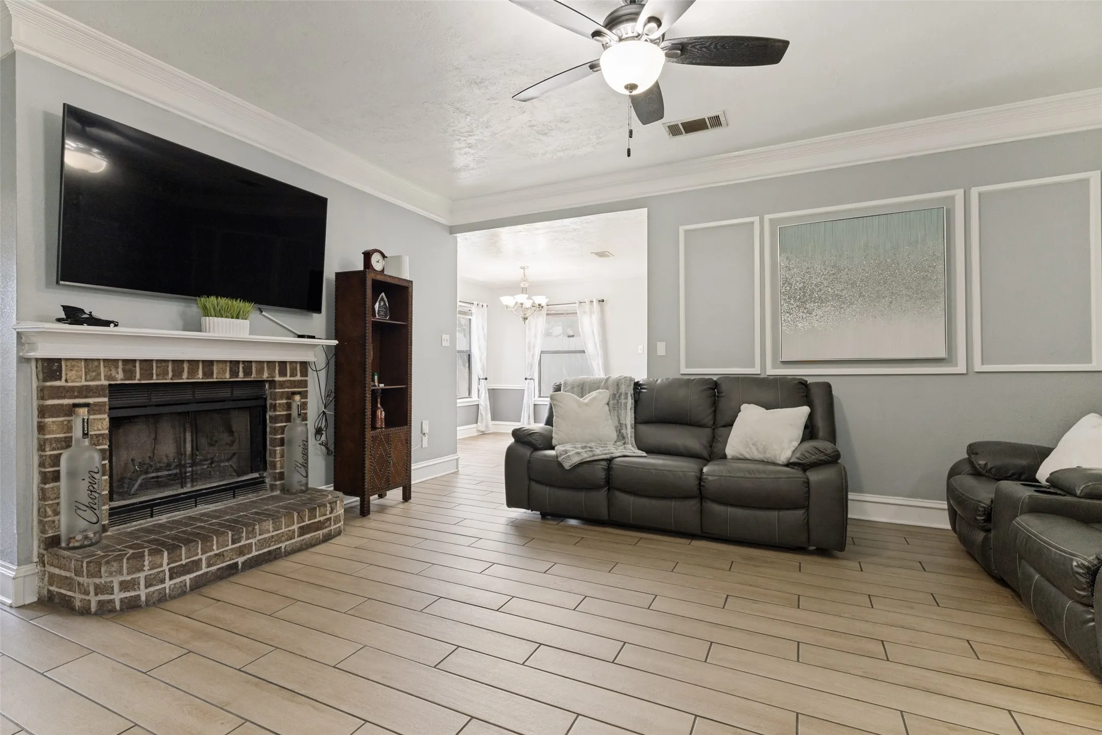 Single Family Residence For Sale in Tarrant County , 4833 Colonial Park Drive, Haltom City, Texas 76117, 3 Bedroom, 2 Bathroom, 2 Garage spaces, 1,275 Sqft, built in 1991, mls#21314147, Real Estate Agent in Haltom City, Homes For Sale in Tarrant county, Homes For Sale in Haltom City, Realtor in Haltom City Texas, Real Estate Brokerage Independent Realty Texas, Luminita Cordes Realtor