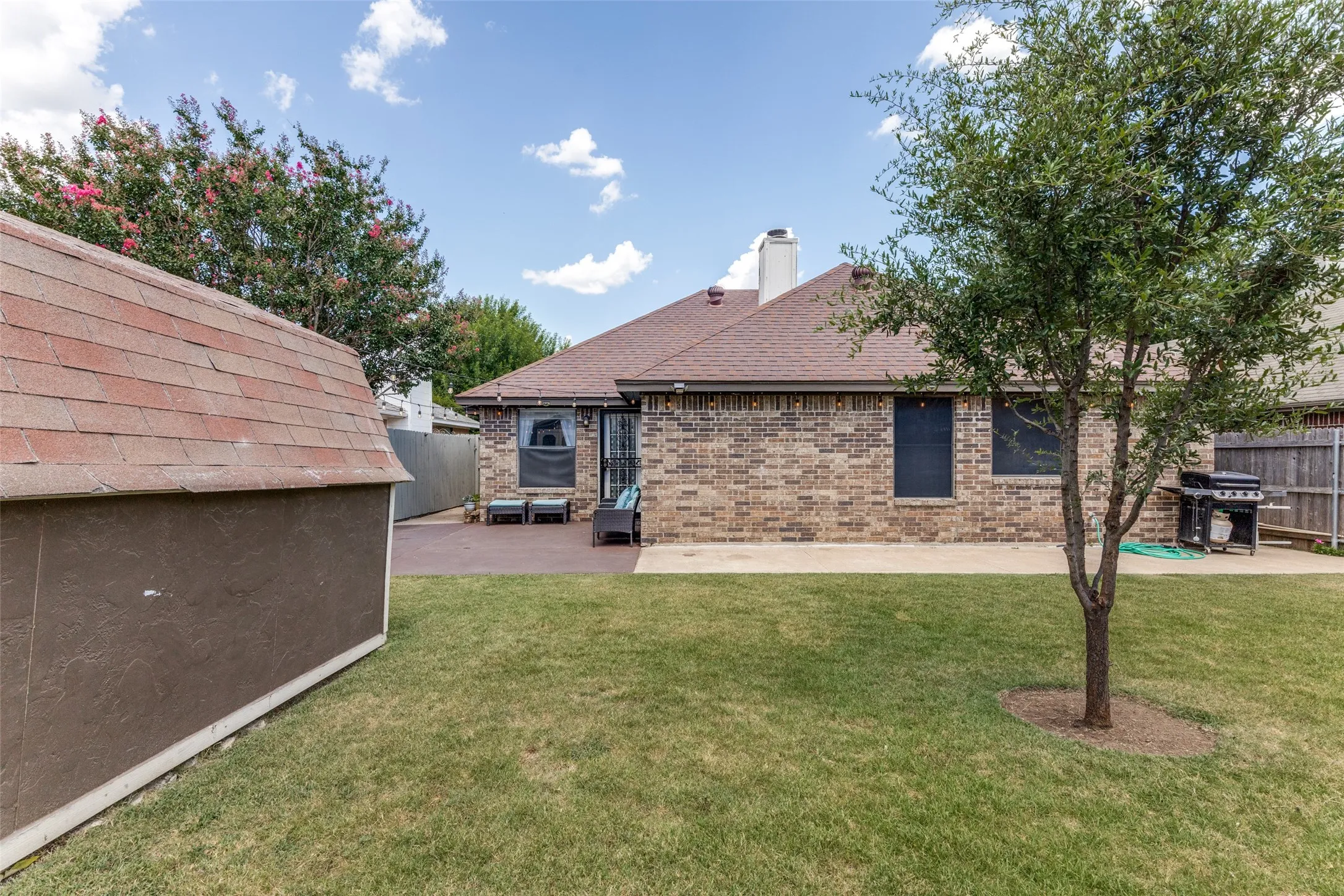 Single Family Residence For Sale in Tarrant County , 4833 Colonial Park Drive, Haltom City, Texas 76117, 3 Bedroom, 2 Bathroom, 2 Garage spaces, 1,275 Sqft, built in 1991, mls#21314147, Real Estate Agent in Haltom City, Homes For Sale in Tarrant county, Homes For Sale in Haltom City, Realtor in Haltom City Texas, Real Estate Brokerage Independent Realty Texas, Luminita Cordes Realtor