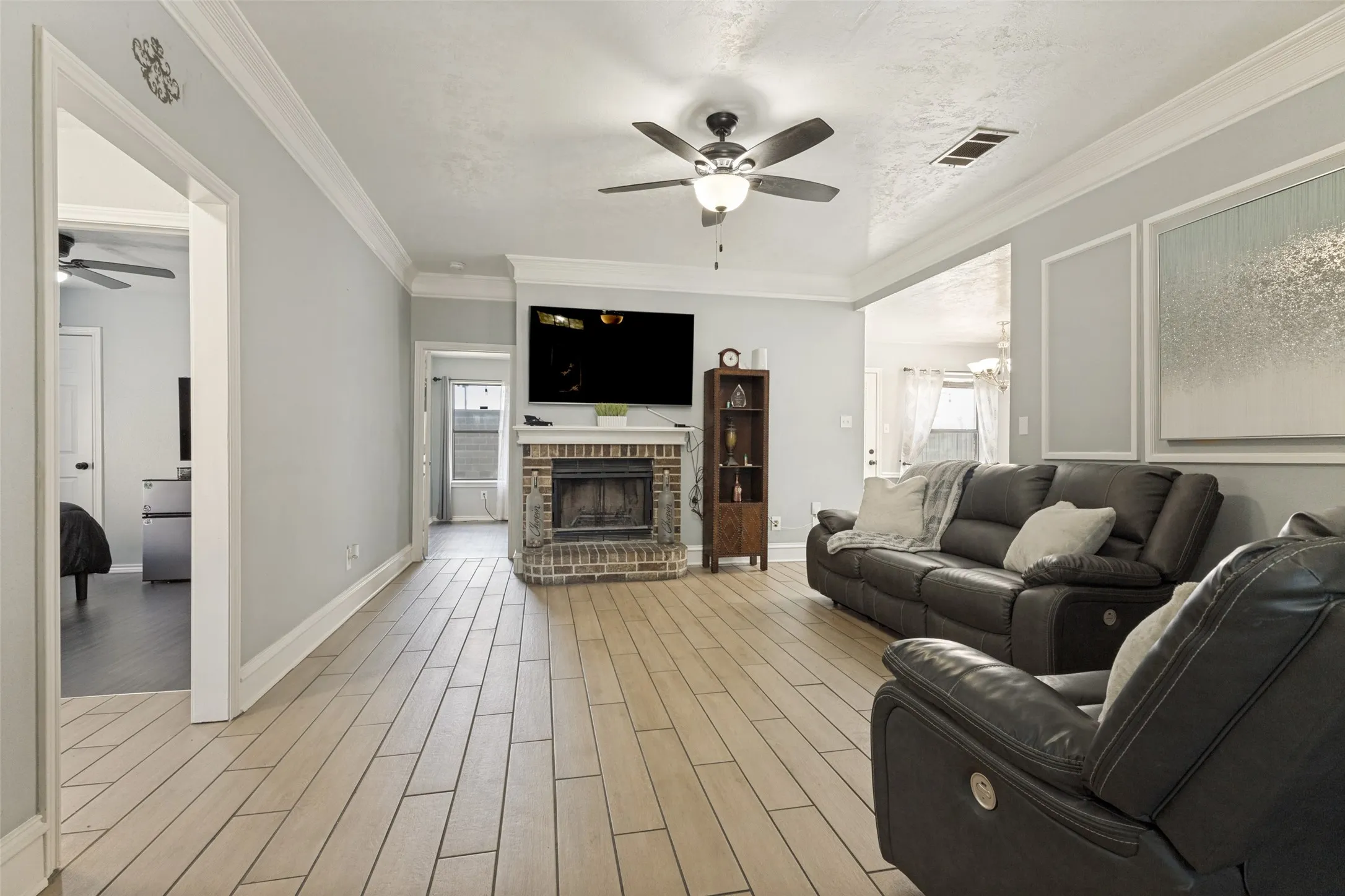Single Family Residence For Sale in Tarrant County , 4833 Colonial Park Drive, Haltom City, Texas 76117, 3 Bedroom, 2 Bathroom, 2 Garage spaces, 1,275 Sqft, built in 1991, mls#21314147, Real Estate Agent in Haltom City, Homes For Sale in Tarrant county, Homes For Sale in Haltom City, Realtor in Haltom City Texas, Real Estate Brokerage Independent Realty Texas, Luminita Cordes Realtor