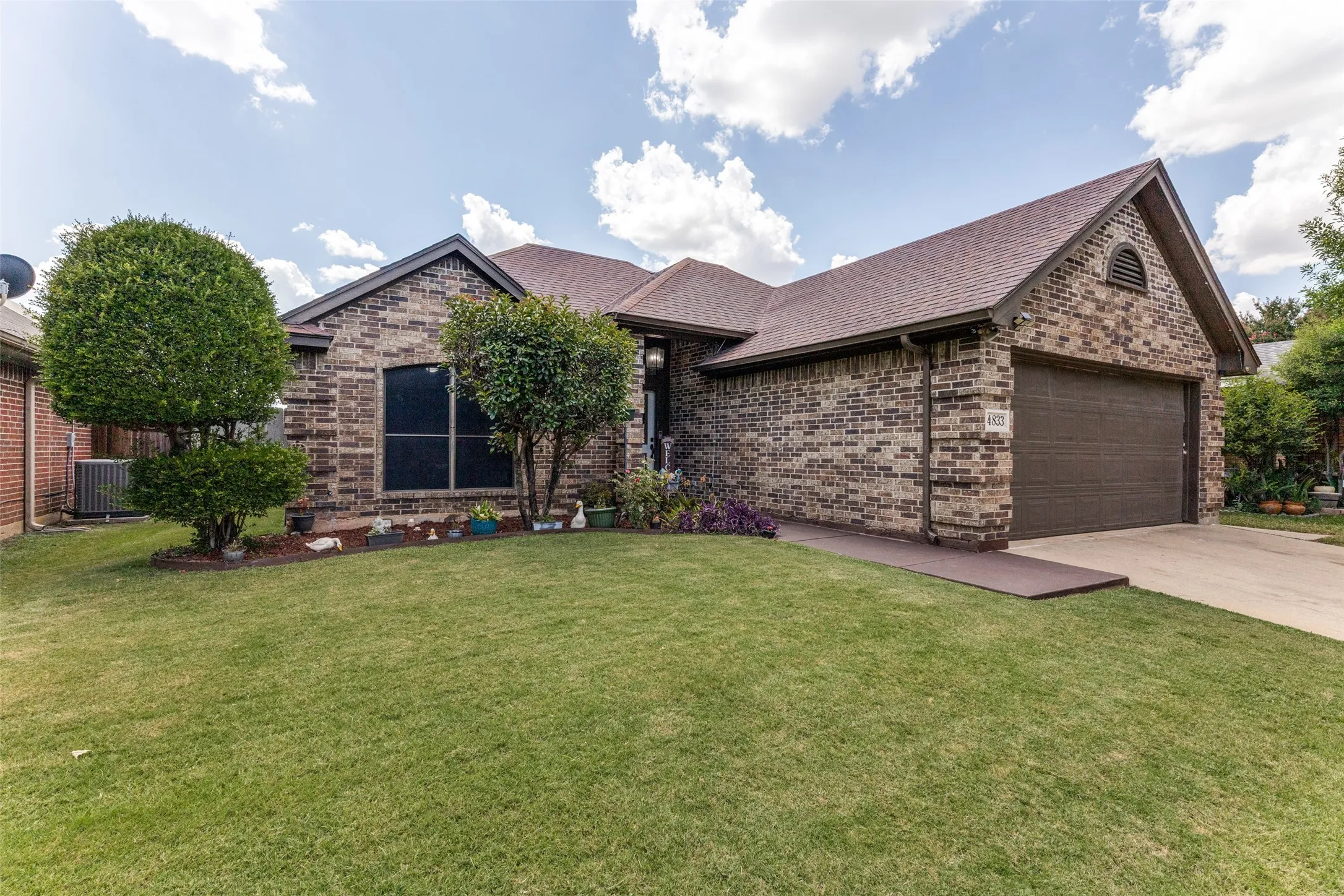 Single Family Residence For Sale in Tarrant County , 4833 Colonial Park Drive, Haltom City, Texas 76117, 3 Bedroom, 2 Bathroom, 2 Garage spaces, 1,275 Sqft, built in 1991, mls#21314147, Real Estate Agent in Haltom City, Homes For Sale in Tarrant county, Homes For Sale in Haltom City, Realtor in Haltom City Texas, Real Estate Brokerage Independent Realty Texas, Luminita Cordes Realtor