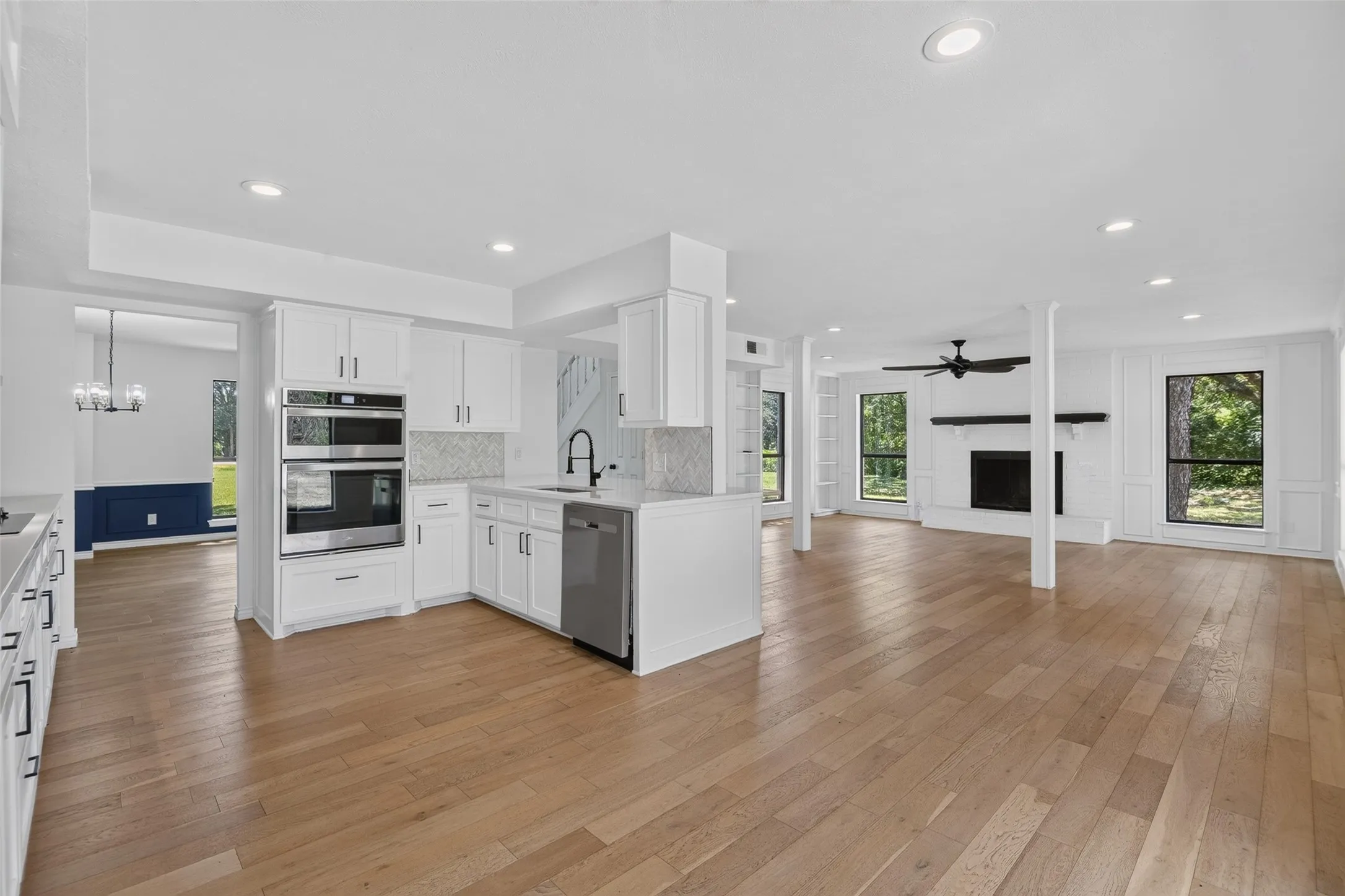 Single Family Residence For Sale in Denton County , 5049 Golden Circle, Denton, Texas 76208, 4 Bedroom, 4 Bathroom, 4 Garage spaces, 3,640 Sqft, built in 1977, mls#21324169, Real Estate Agent in Denton, Homes For Sale in Denton county, Homes For Sale in Denton, Realtor in Denton Texas, Real Estate Brokerage Independent Realty Texas, Luminita Cordes Realtor