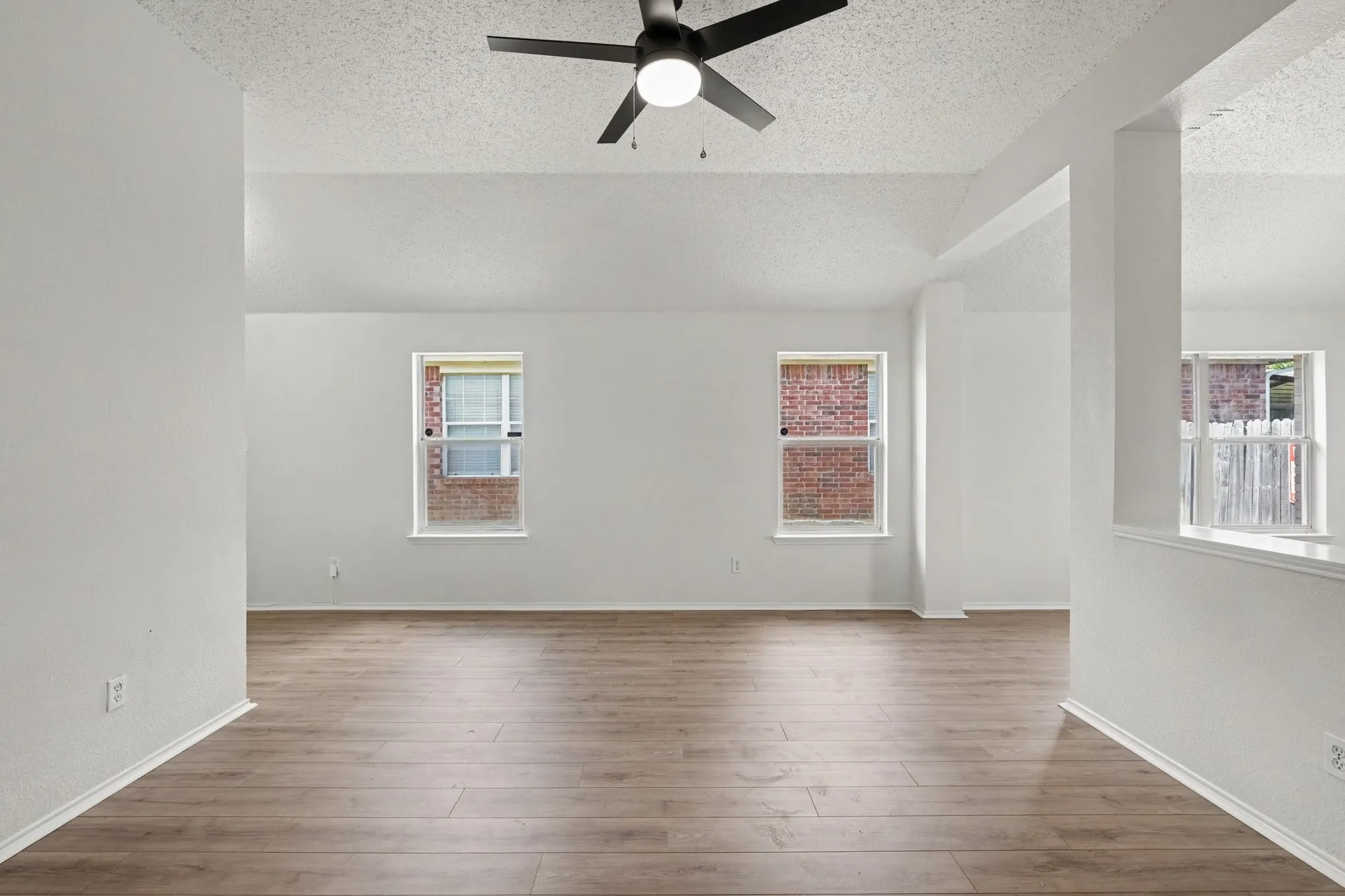 Single Family Residence For Sale in Tarrant County , 7315 Marsland Lane, Arlington, Texas 76001, 3 Bedroom, 2 Bathroom, 2 Garage spaces, 1,430 Sqft, built in 2001, mls#21324667, Real Estate Agent in Arlington, Homes For Sale in Tarrant county, Homes For Sale in Arlington, Realtor in Arlington Texas, Real Estate Brokerage Independent Realty Texas, Luminita Cordes Realtor