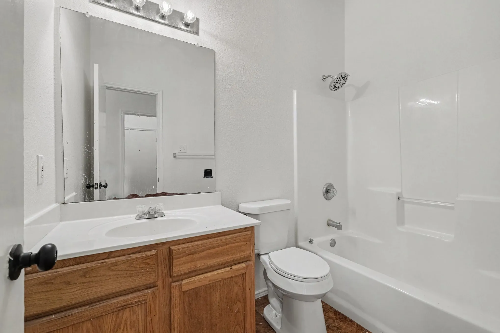 Single Family Residence For Sale in Tarrant County , 7315 Marsland Lane, Arlington, Texas 76001, 3 Bedroom, 2 Bathroom, 2 Garage spaces, 1,430 Sqft, built in 2001, mls#21324667, Real Estate Agent in Arlington, Homes For Sale in Tarrant county, Homes For Sale in Arlington, Realtor in Arlington Texas, Real Estate Brokerage Independent Realty Texas, Luminita Cordes Realtor