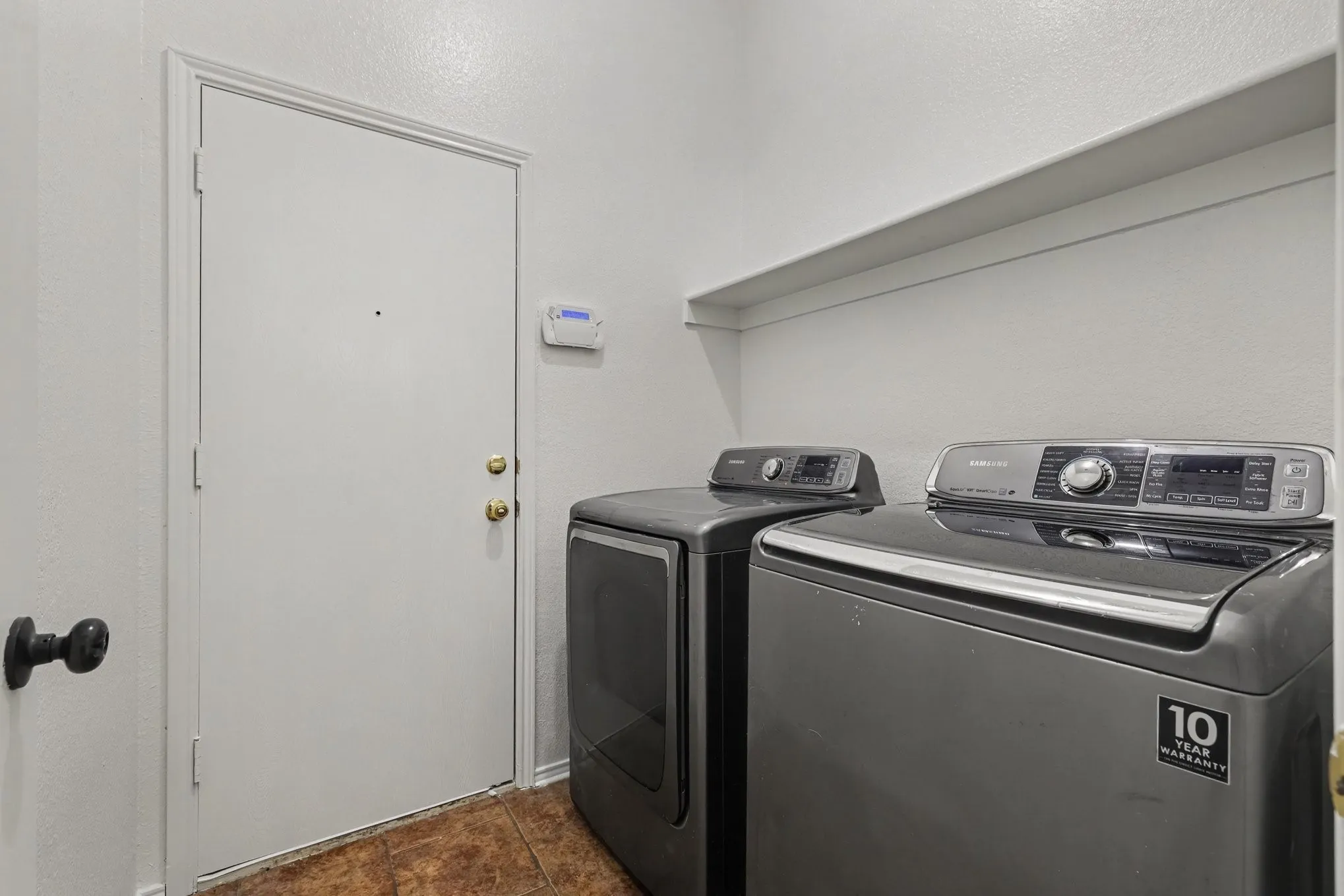 Single Family Residence For Sale in Tarrant County , 7315 Marsland Lane, Arlington, Texas 76001, 3 Bedroom, 2 Bathroom, 2 Garage spaces, 1,430 Sqft, built in 2001, mls#21324667, Real Estate Agent in Arlington, Homes For Sale in Tarrant county, Homes For Sale in Arlington, Realtor in Arlington Texas, Real Estate Brokerage Independent Realty Texas, Luminita Cordes Realtor