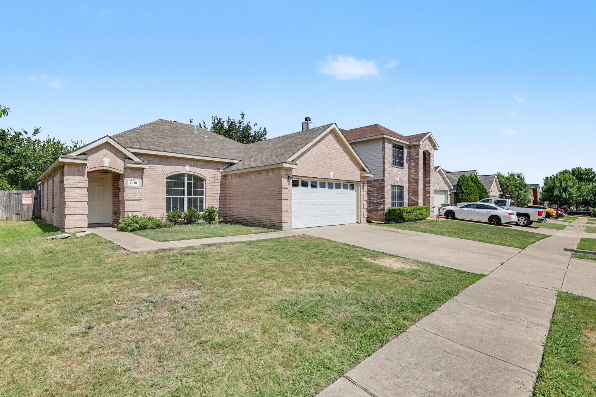 Single Family Residence For Sale in Tarrant County , 7315 Marsland Lane, Arlington, Texas 76001, 3 Bedroom, 2 Bathroom, 2 Garage spaces, 1,430 Sqft, built in 2001, mls#21324667, Real Estate Agent in Arlington, Homes For Sale in Tarrant county, Homes For Sale in Arlington, Realtor in Arlington Texas, Real Estate Brokerage Independent Realty Texas, Luminita Cordes Realtor