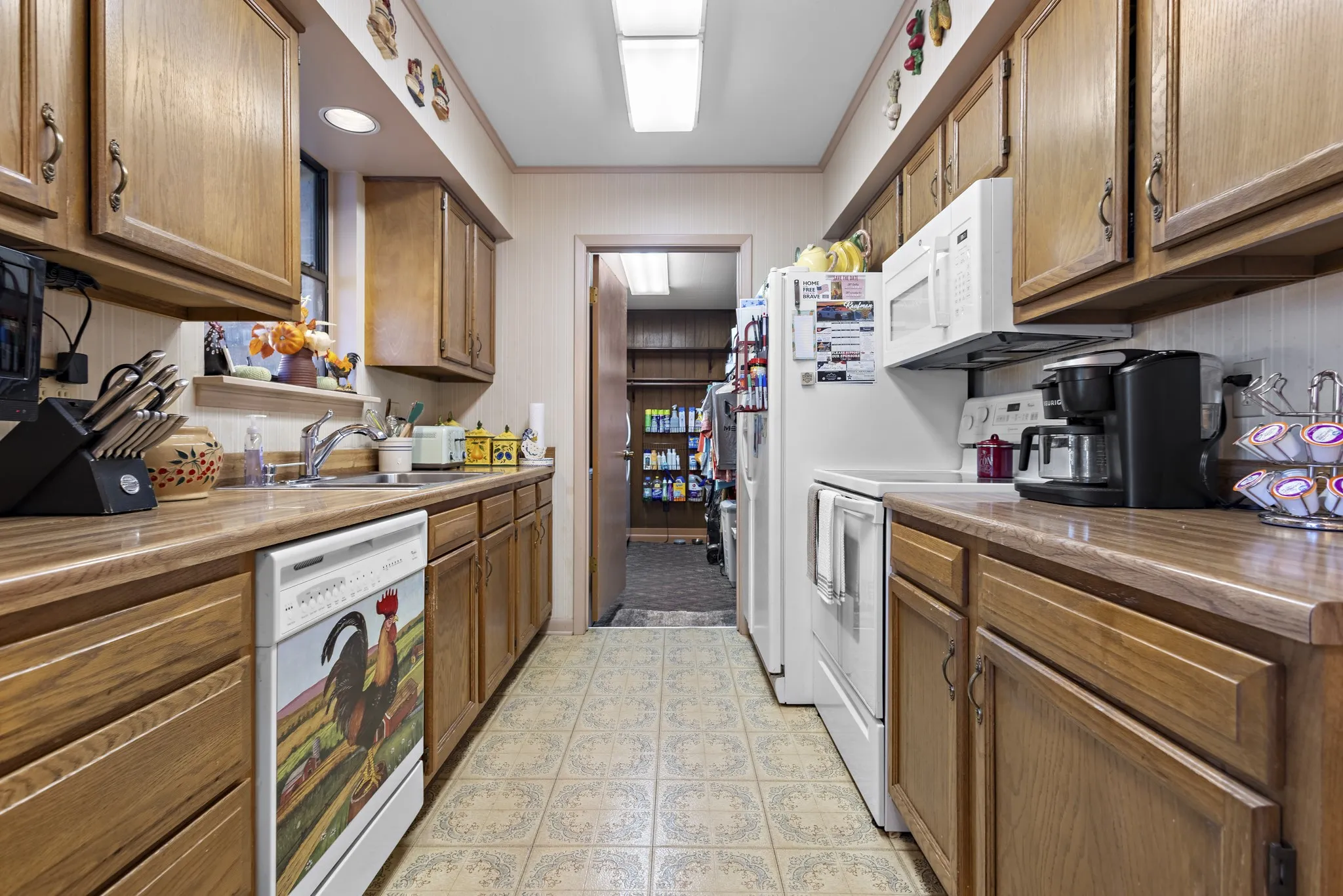 Single Family Residence For Sale in Dallas County , 1233 E Park Drive, Mesquite, Texas 75149, 3 Bedroom, 2 Bathroom, Garage spaces, 1,122 Sqft, built in 1961, mls#21327262, Real Estate Agent in Mesquite, Homes For Sale in Dallas county, Homes For Sale in Mesquite, Realtor in Mesquite Texas, Real Estate Brokerage Independent Realty Texas, Luminita Cordes Realtor