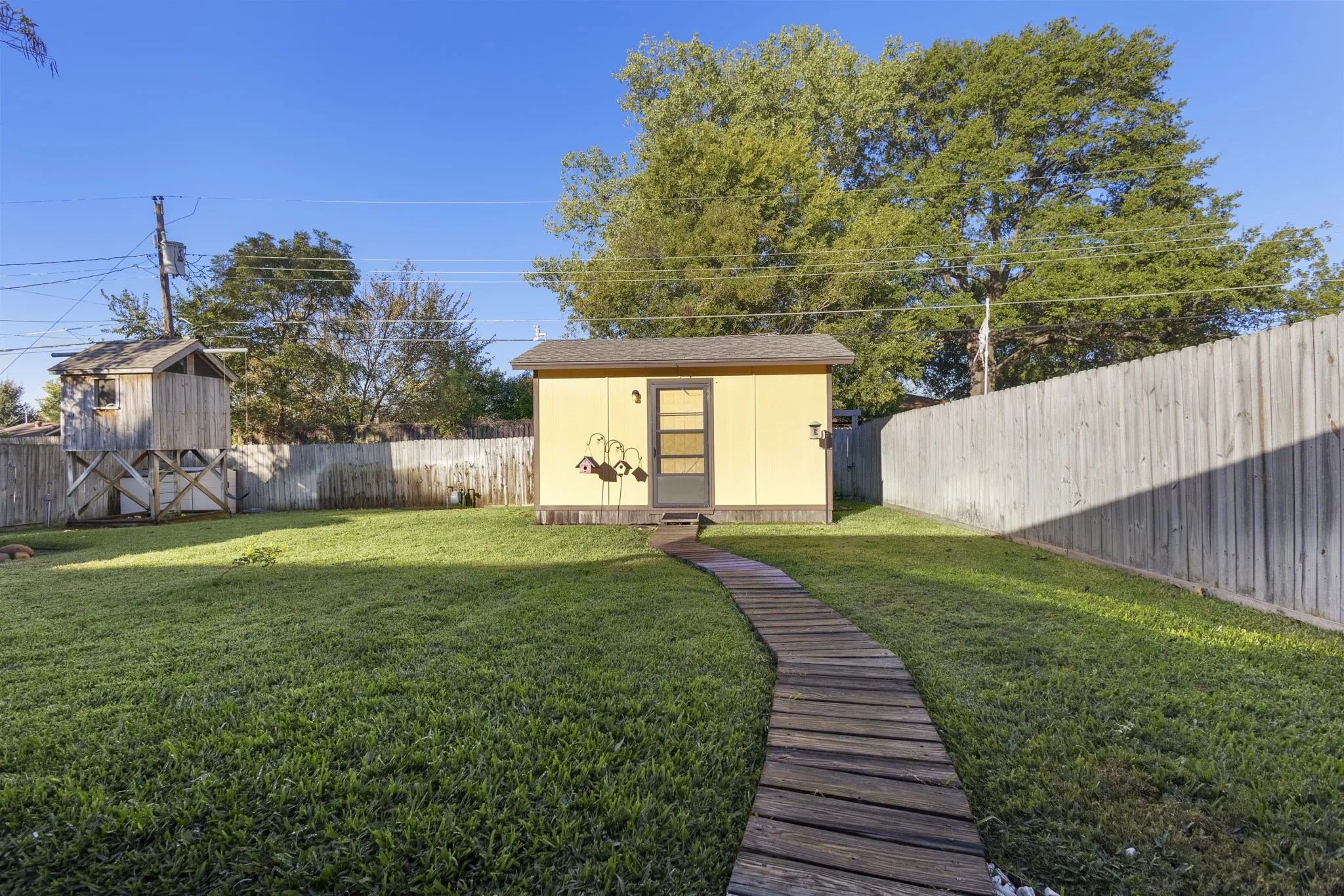 Single Family Residence For Sale in Dallas County , 1233 E Park Drive, Mesquite, Texas 75149, 3 Bedroom, 2 Bathroom, Garage spaces, 1,122 Sqft, built in 1961, mls#21327262, Real Estate Agent in Mesquite, Homes For Sale in Dallas county, Homes For Sale in Mesquite, Realtor in Mesquite Texas, Real Estate Brokerage Independent Realty Texas, Luminita Cordes Realtor