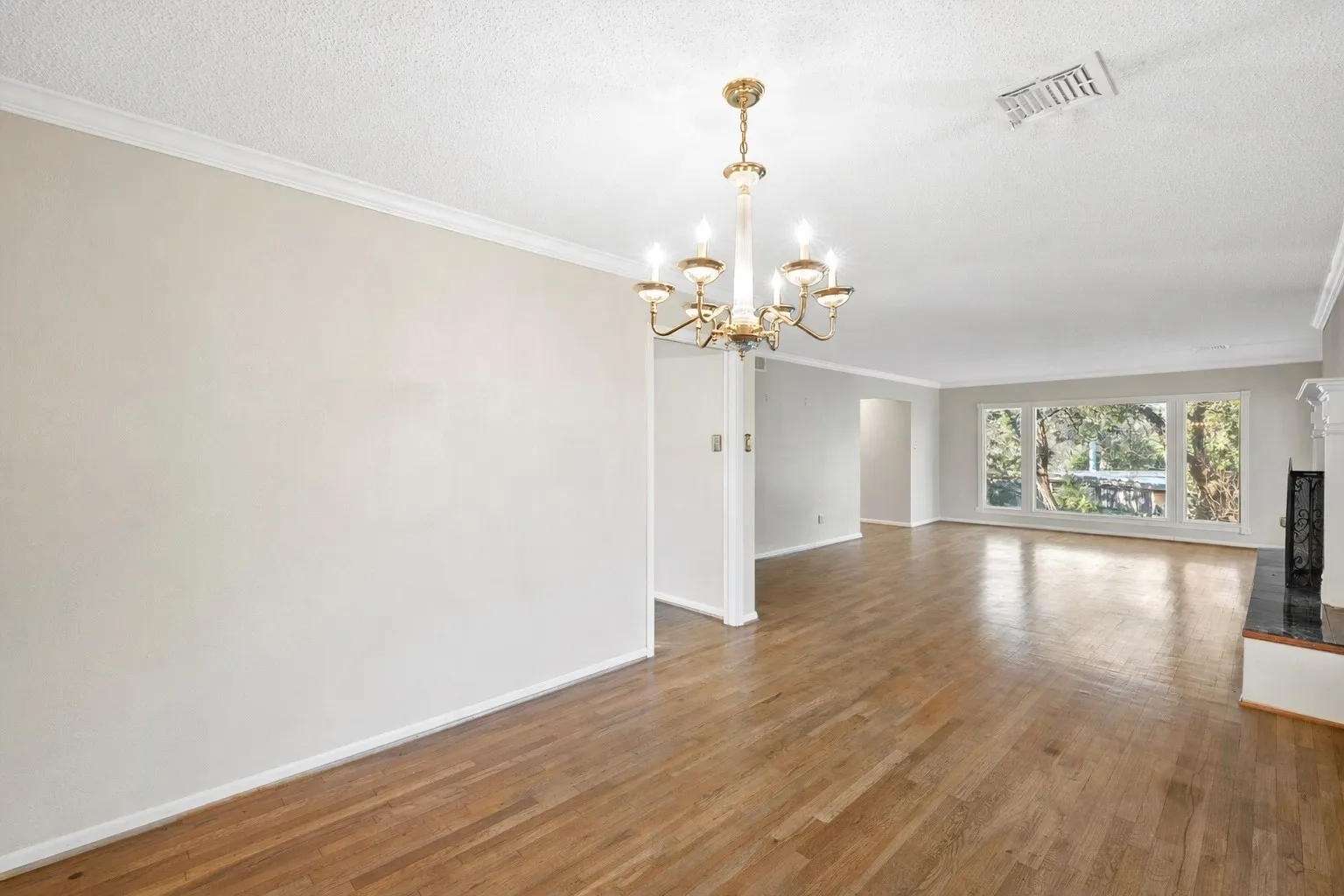 Single Family Residence For Sale in Mc Lennan County , 2621 Arroyo Road, Waco, Texas 76710, 4 Bedroom, 3 Bathroom, 2 Garage spaces, 2,919 Sqft, built in 1965, mls#21326784, Real Estate Agent in Waco, Homes For Sale in Mc Lennan county, Homes For Sale in Waco, Realtor in Waco Texas, Real Estate Brokerage Independent Realty Texas, Luminita Cordes Realtor