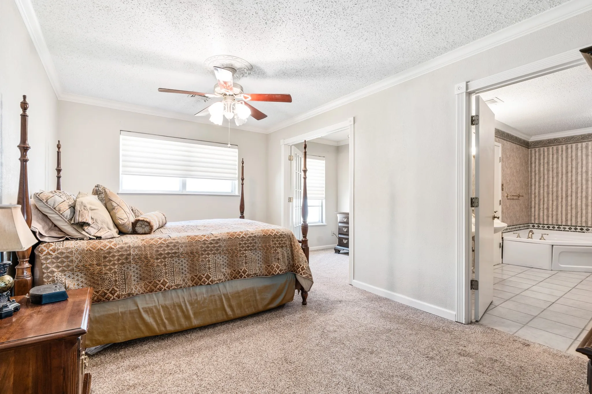 Single Family Residence For Sale in Mc Lennan County , 2621 Arroyo Road, Waco, Texas 76710, 4 Bedroom, 3 Bathroom, 2 Garage spaces, 2,919 Sqft, built in 1965, mls#21326784, Real Estate Agent in Waco, Homes For Sale in Mc Lennan county, Homes For Sale in Waco, Realtor in Waco Texas, Real Estate Brokerage Independent Realty Texas, Luminita Cordes Realtor