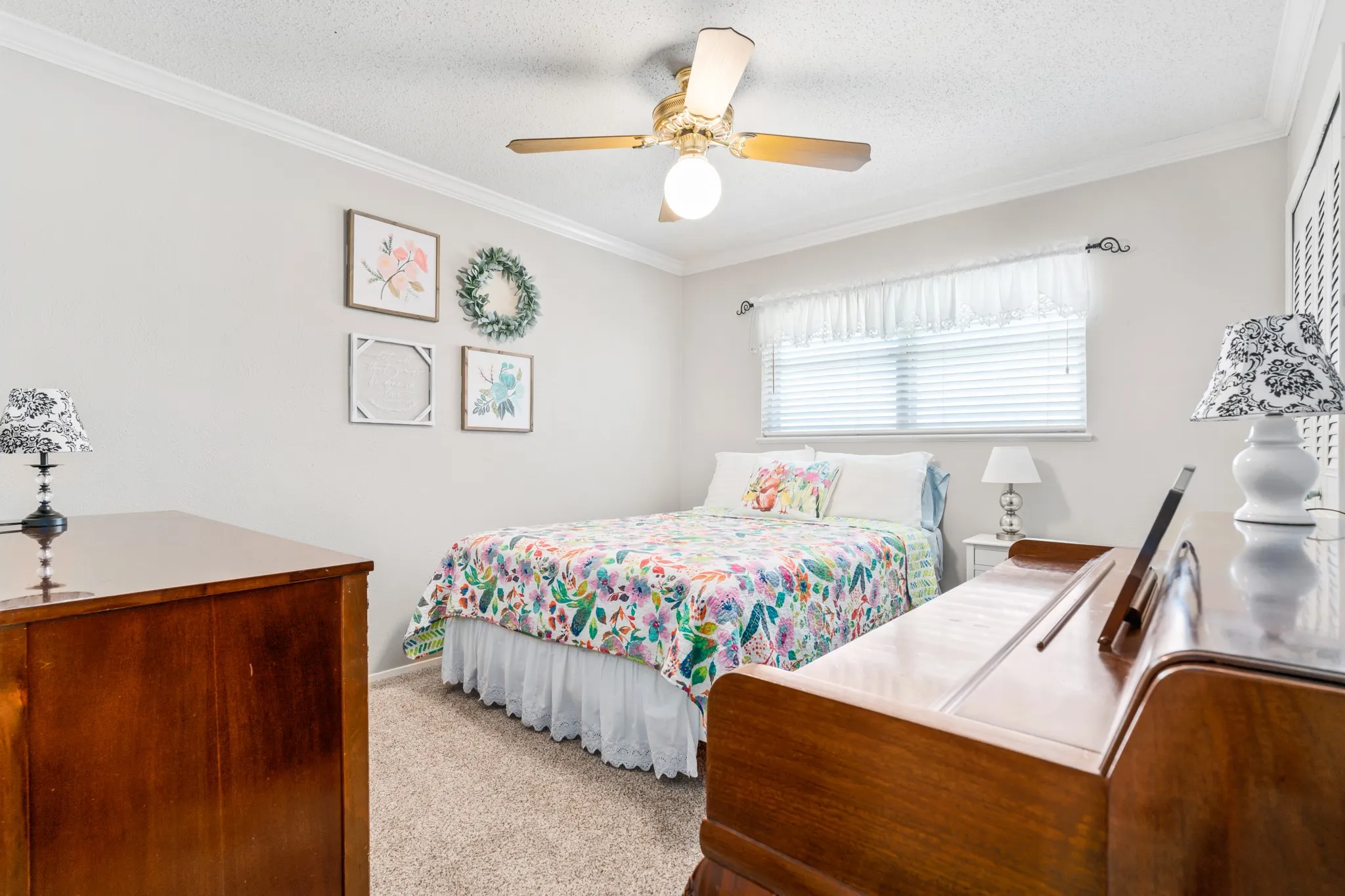 Single Family Residence For Sale in Mc Lennan County , 2621 Arroyo Road, Waco, Texas 76710, 4 Bedroom, 3 Bathroom, 2 Garage spaces, 2,919 Sqft, built in 1965, mls#21326784, Real Estate Agent in Waco, Homes For Sale in Mc Lennan county, Homes For Sale in Waco, Realtor in Waco Texas, Real Estate Brokerage Independent Realty Texas, Luminita Cordes Realtor