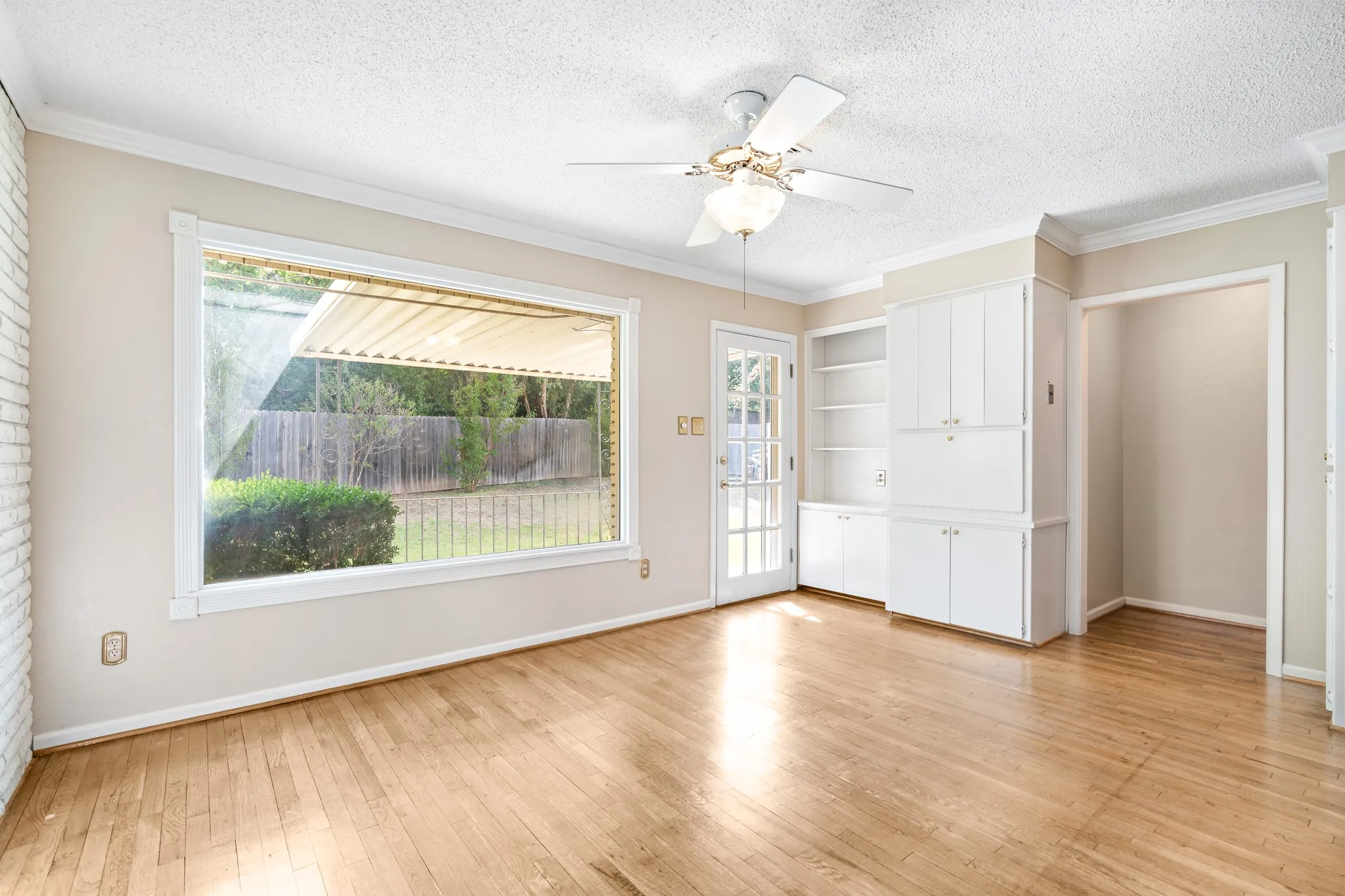 Single Family Residence For Sale in Mc Lennan County , 2621 Arroyo Road, Waco, Texas 76710, 4 Bedroom, 3 Bathroom, 2 Garage spaces, 2,919 Sqft, built in 1965, mls#21326784, Real Estate Agent in Waco, Homes For Sale in Mc Lennan county, Homes For Sale in Waco, Realtor in Waco Texas, Real Estate Brokerage Independent Realty Texas, Luminita Cordes Realtor