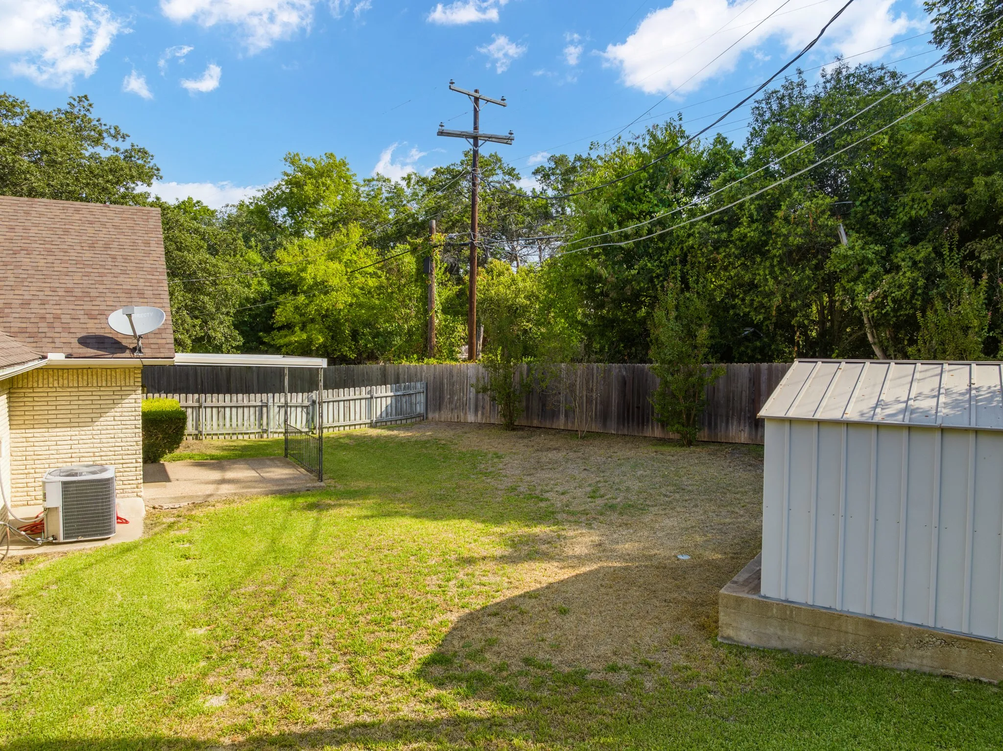 Single Family Residence For Sale in Mc Lennan County , 2621 Arroyo Road, Waco, Texas 76710, 4 Bedroom, 3 Bathroom, 2 Garage spaces, 2,919 Sqft, built in 1965, mls#21326784, Real Estate Agent in Waco, Homes For Sale in Mc Lennan county, Homes For Sale in Waco, Realtor in Waco Texas, Real Estate Brokerage Independent Realty Texas, Luminita Cordes Realtor