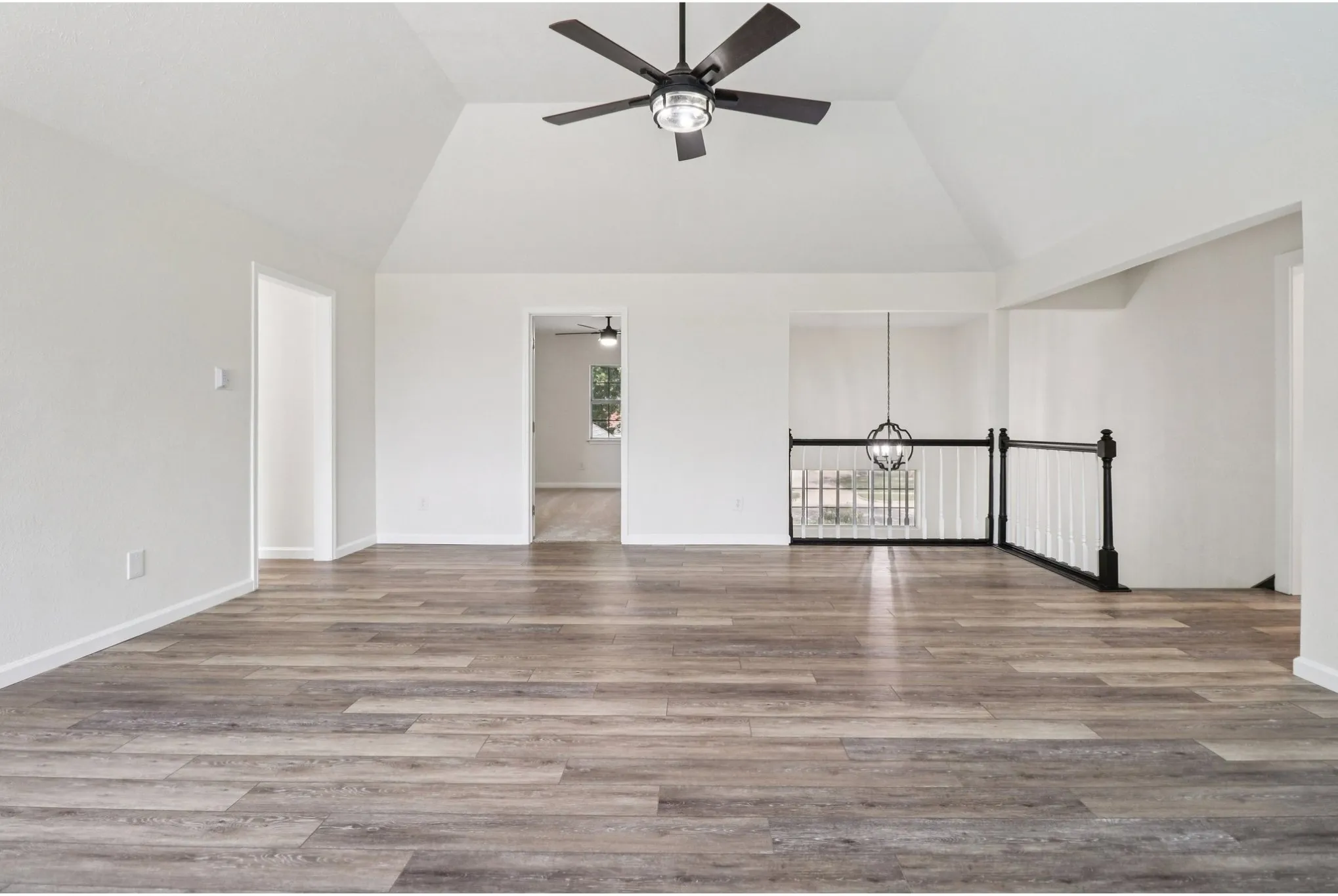 Oversized upstairs game room / living area.