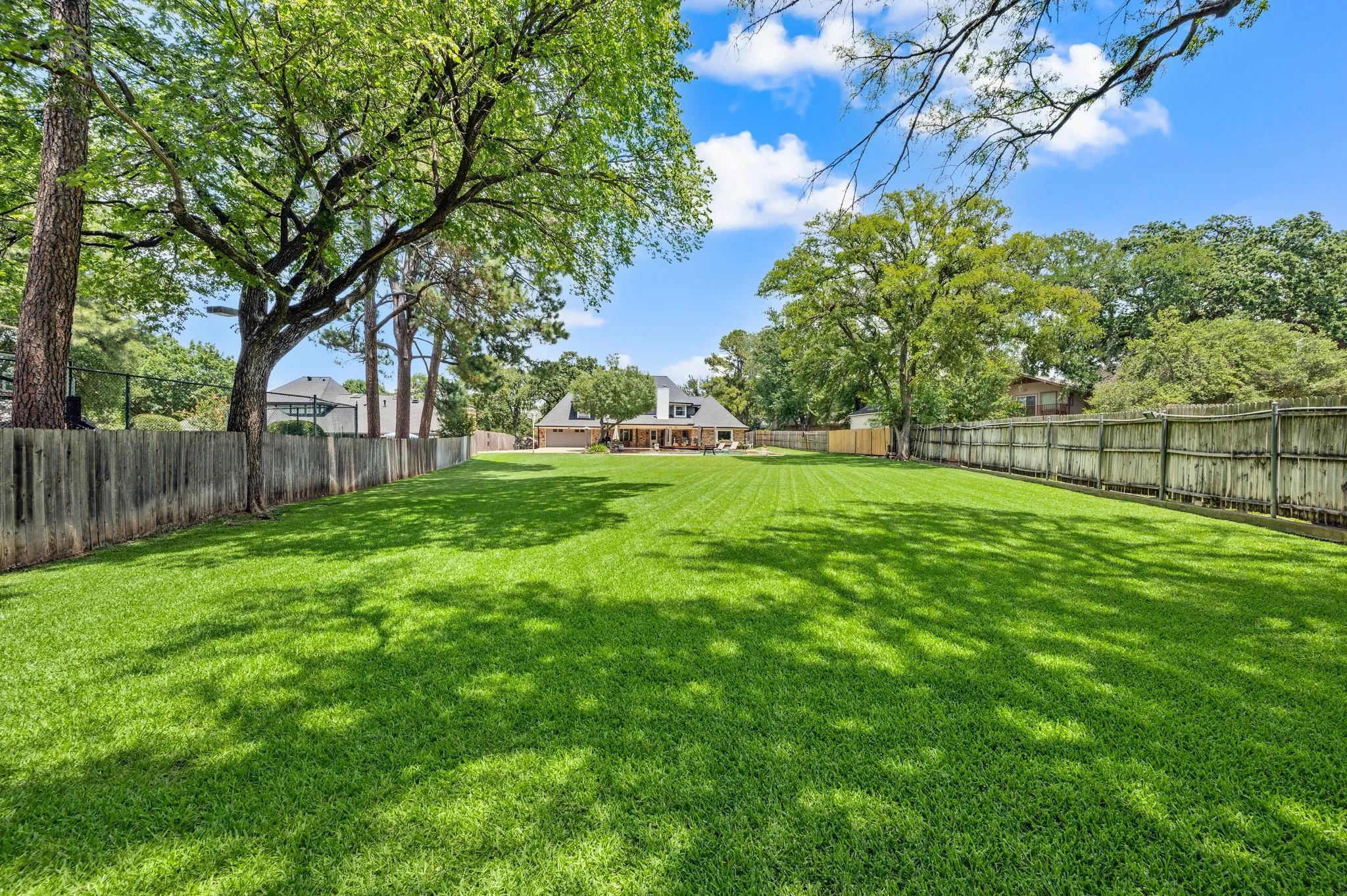 Single Family Residence For Sale in Tarrant County , 4102 Greenway Court, Colleyville, Texas 76034, 4 Bedroom, 4 Bathroom, 2 Garage spaces, 3,569 Sqft, built in 1981, mls#21318378, Real Estate Agent in Colleyville, Homes For Sale in Tarrant county, Homes For Sale in Colleyville, Realtor in Colleyville Texas, Real Estate Brokerage Independent Realty Texas, Luminita Cordes Realtor