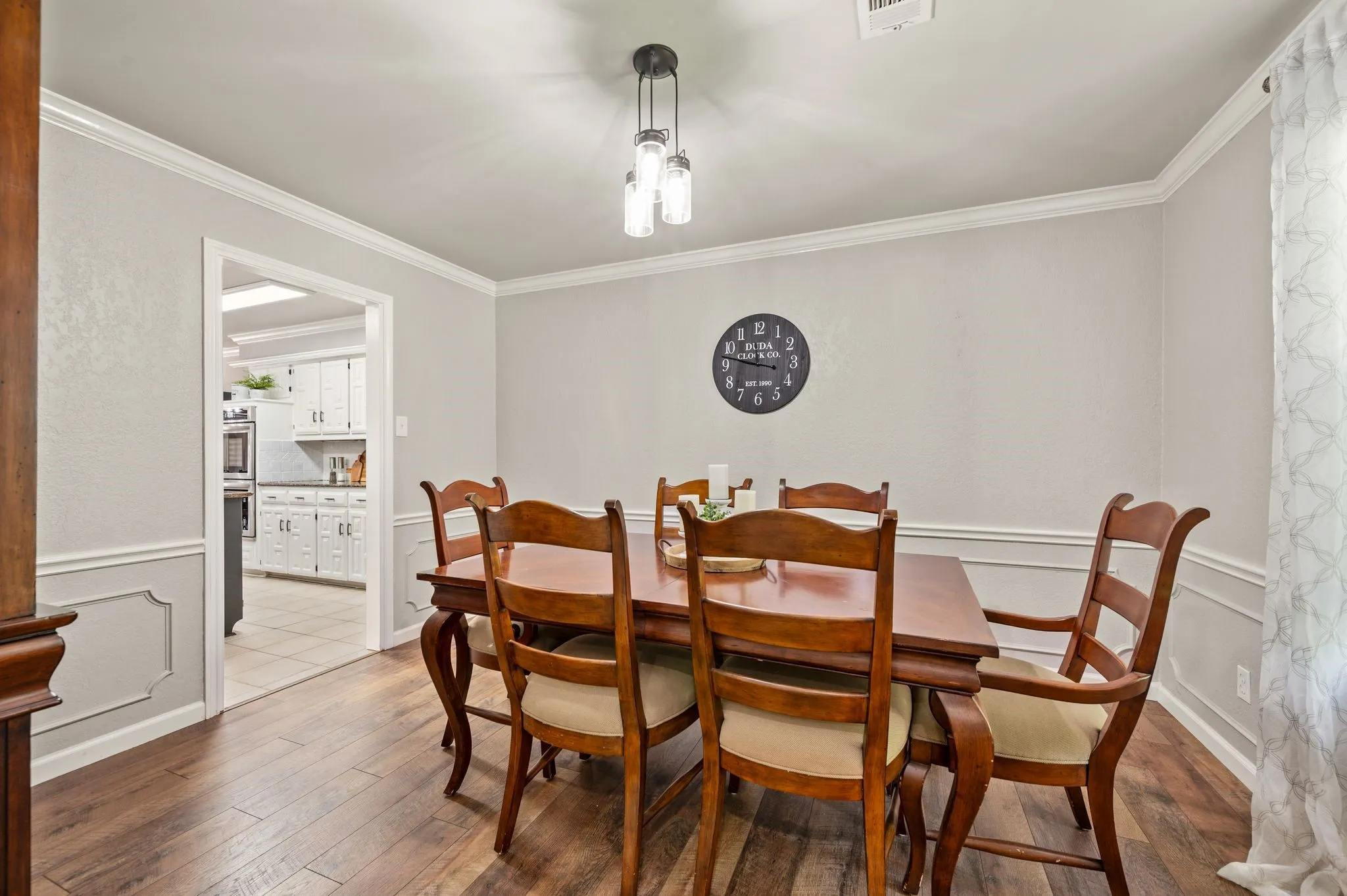 Single Family Residence For Sale in Tarrant County , 4102 Greenway Court, Colleyville, Texas 76034, 4 Bedroom, 4 Bathroom, 2 Garage spaces, 3,569 Sqft, built in 1981, mls#21318378, Real Estate Agent in Colleyville, Homes For Sale in Tarrant county, Homes For Sale in Colleyville, Realtor in Colleyville Texas, Real Estate Brokerage Independent Realty Texas, Luminita Cordes Realtor