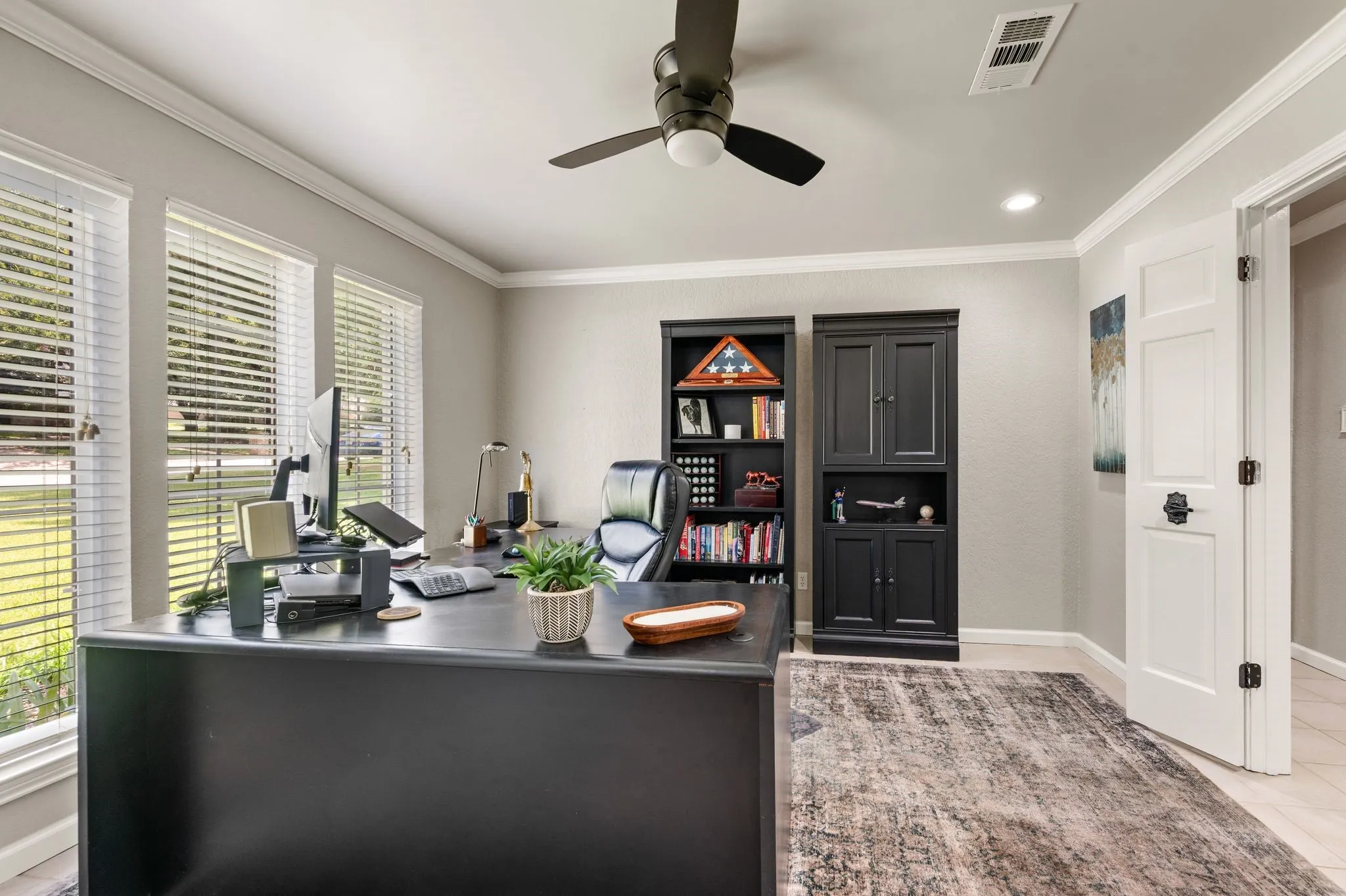 Single Family Residence For Sale in Tarrant County , 4102 Greenway Court, Colleyville, Texas 76034, 4 Bedroom, 4 Bathroom, 2 Garage spaces, 3,569 Sqft, built in 1981, mls#21318378, Real Estate Agent in Colleyville, Homes For Sale in Tarrant county, Homes For Sale in Colleyville, Realtor in Colleyville Texas, Real Estate Brokerage Independent Realty Texas, Luminita Cordes Realtor