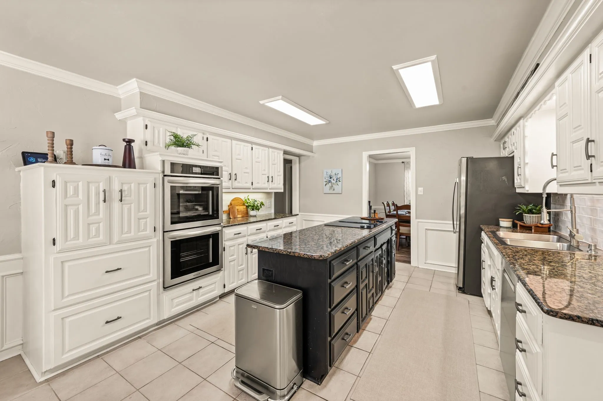 Single Family Residence For Sale in Tarrant County , 4102 Greenway Court, Colleyville, Texas 76034, 4 Bedroom, 4 Bathroom, 2 Garage spaces, 3,569 Sqft, built in 1981, mls#21318378, Real Estate Agent in Colleyville, Homes For Sale in Tarrant county, Homes For Sale in Colleyville, Realtor in Colleyville Texas, Real Estate Brokerage Independent Realty Texas, Luminita Cordes Realtor