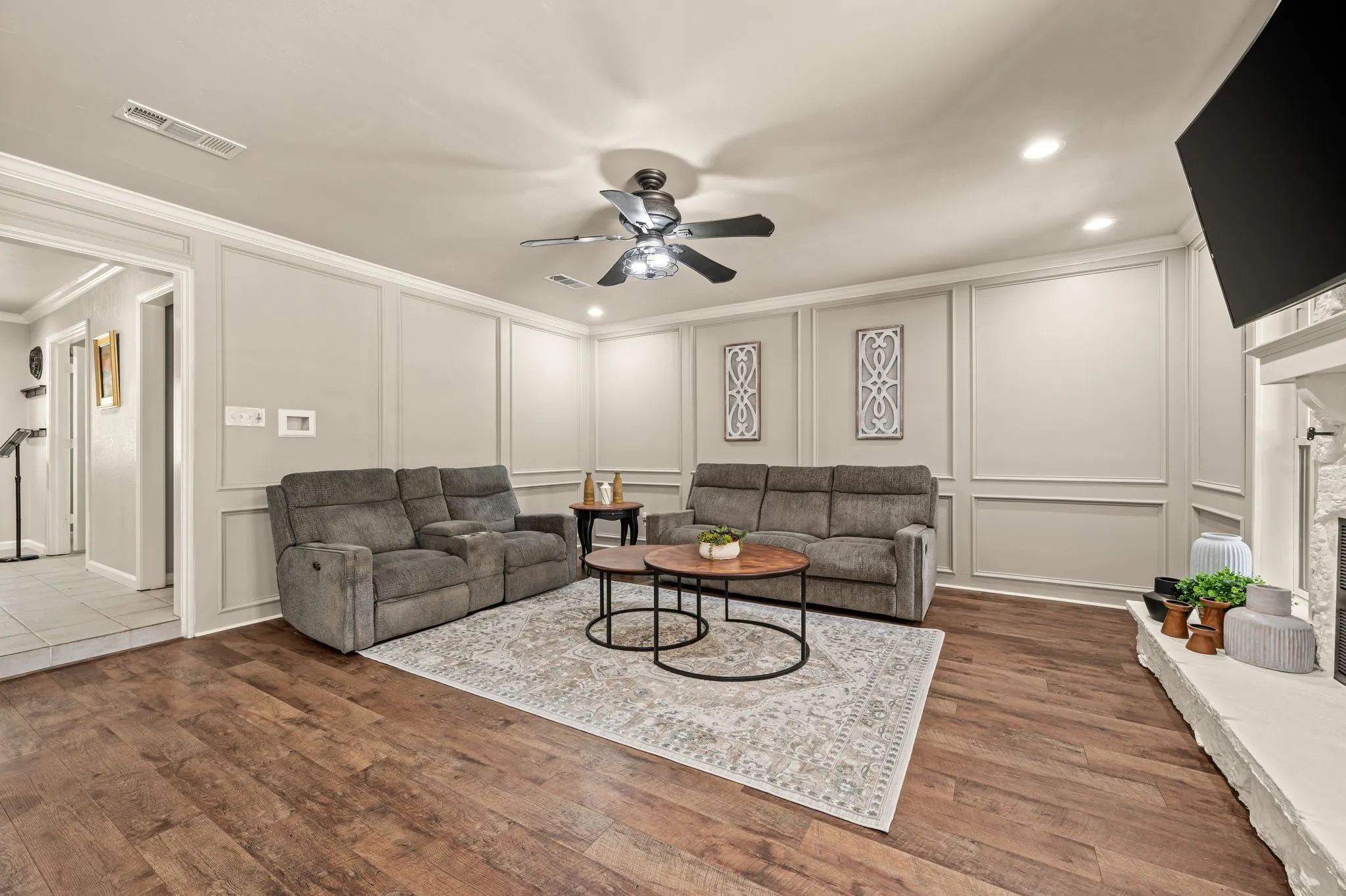 Single Family Residence For Sale in Tarrant County , 4102 Greenway Court, Colleyville, Texas 76034, 4 Bedroom, 4 Bathroom, 2 Garage spaces, 3,569 Sqft, built in 1981, mls#21318378, Real Estate Agent in Colleyville, Homes For Sale in Tarrant county, Homes For Sale in Colleyville, Realtor in Colleyville Texas, Real Estate Brokerage Independent Realty Texas, Luminita Cordes Realtor