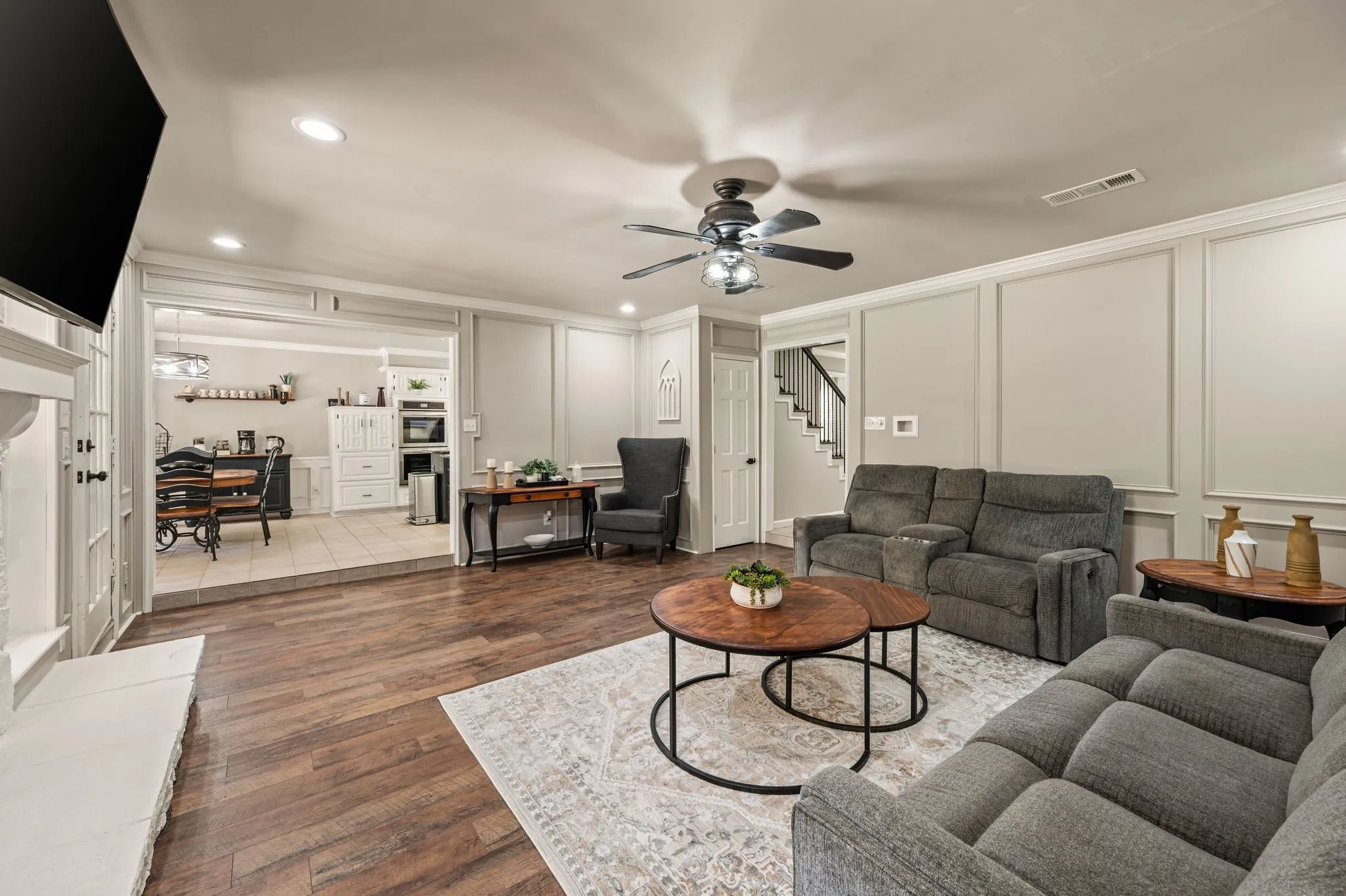 Single Family Residence For Sale in Tarrant County , 4102 Greenway Court, Colleyville, Texas 76034, 4 Bedroom, 4 Bathroom, 2 Garage spaces, 3,569 Sqft, built in 1981, mls#21318378, Real Estate Agent in Colleyville, Homes For Sale in Tarrant county, Homes For Sale in Colleyville, Realtor in Colleyville Texas, Real Estate Brokerage Independent Realty Texas, Luminita Cordes Realtor
