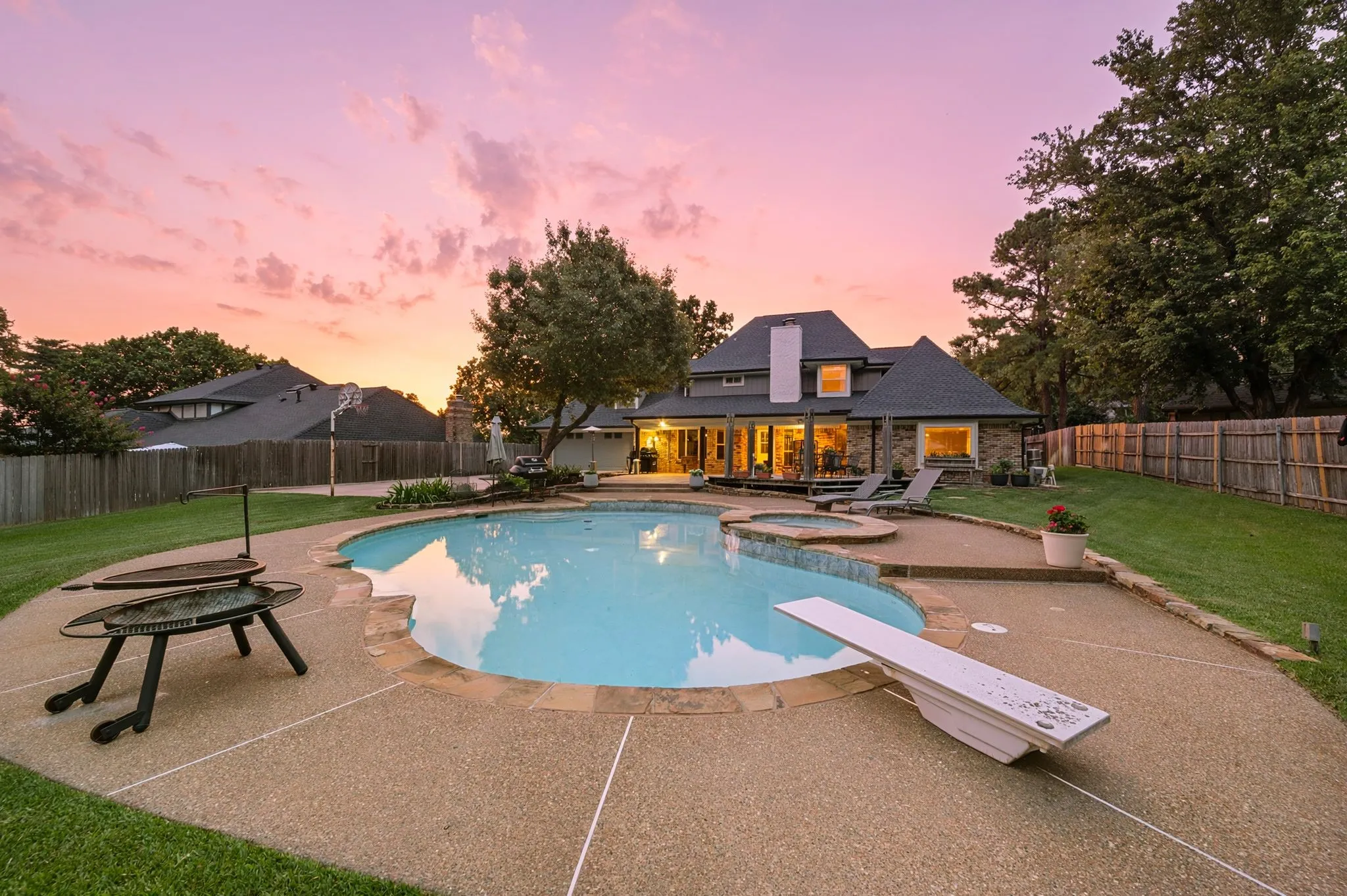 Single Family Residence For Sale in Tarrant County , 4102 Greenway Court, Colleyville, Texas 76034, 4 Bedroom, 4 Bathroom, 2 Garage spaces, 3,569 Sqft, built in 1981, mls#21318378, Real Estate Agent in Colleyville, Homes For Sale in Tarrant county, Homes For Sale in Colleyville, Realtor in Colleyville Texas, Real Estate Brokerage Independent Realty Texas, Luminita Cordes Realtor