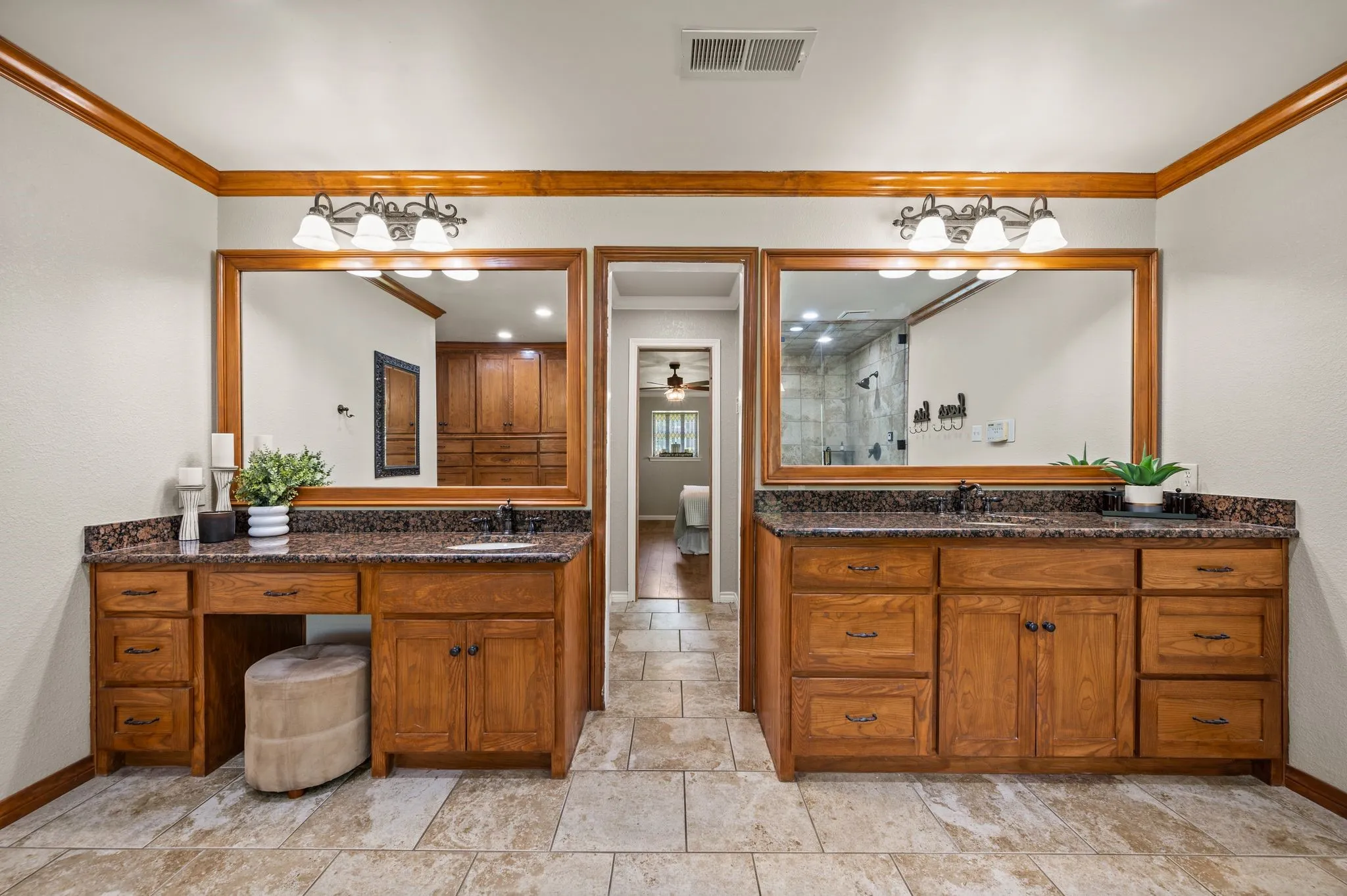 Single Family Residence For Sale in Tarrant County , 4102 Greenway Court, Colleyville, Texas 76034, 4 Bedroom, 4 Bathroom, 2 Garage spaces, 3,569 Sqft, built in 1981, mls#21318378, Real Estate Agent in Colleyville, Homes For Sale in Tarrant county, Homes For Sale in Colleyville, Realtor in Colleyville Texas, Real Estate Brokerage Independent Realty Texas, Luminita Cordes Realtor